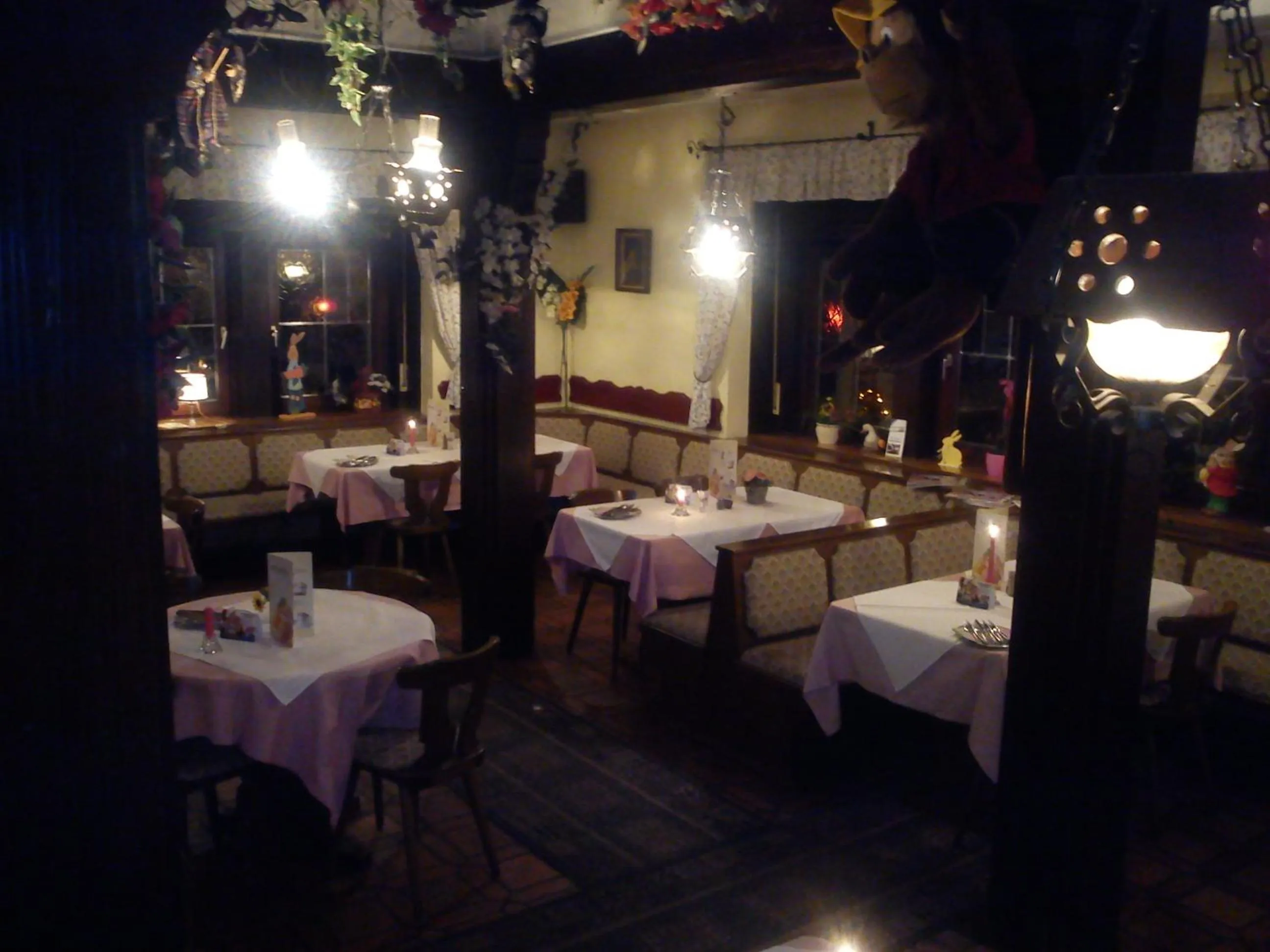 Restaurant/places to eat in Hotel-Restaurant Hellmann