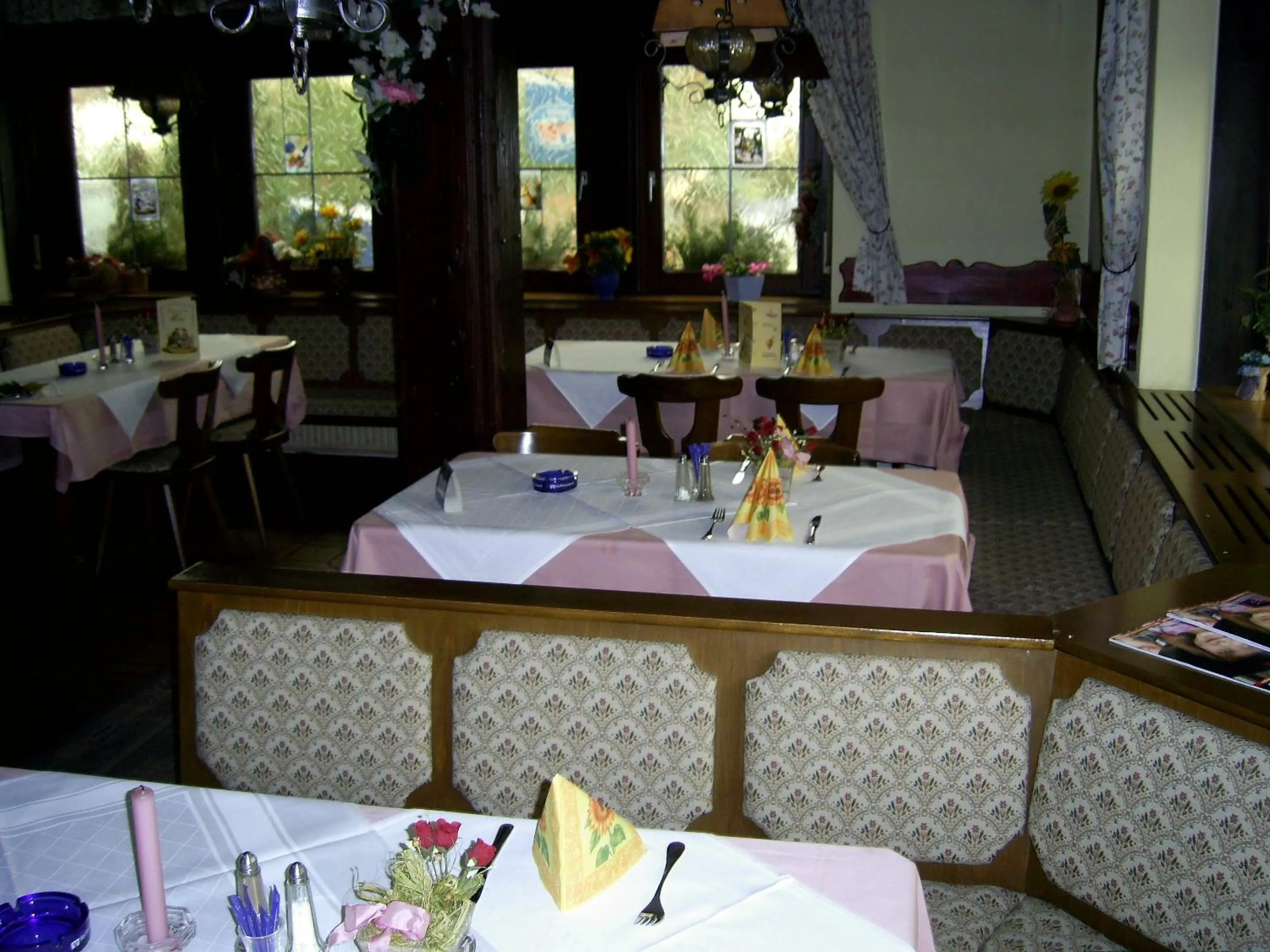 Restaurant/places to eat in Hotel-Restaurant Hellmann