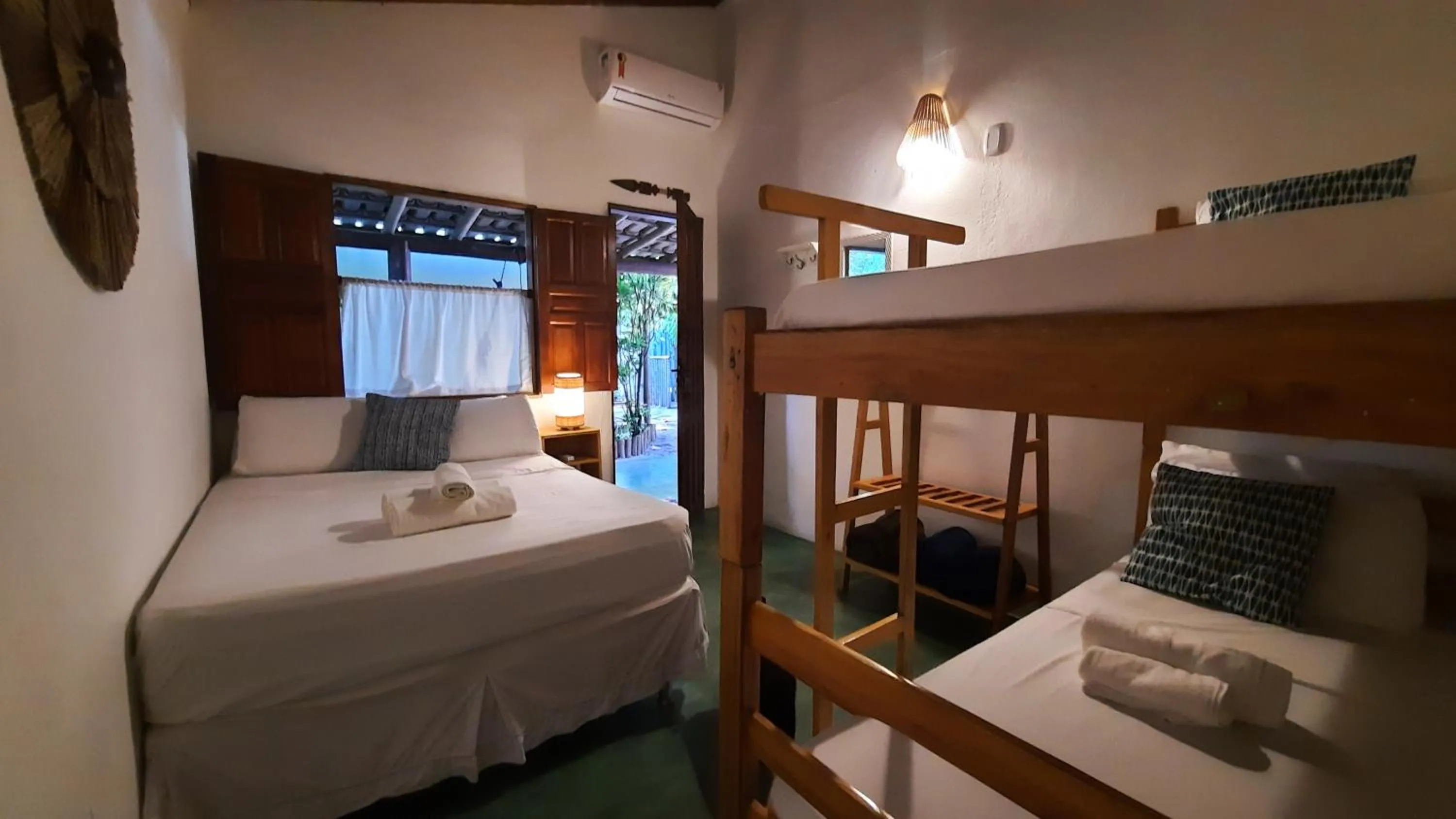 Photo of the whole room, Bed in Hospedaria Caraíva