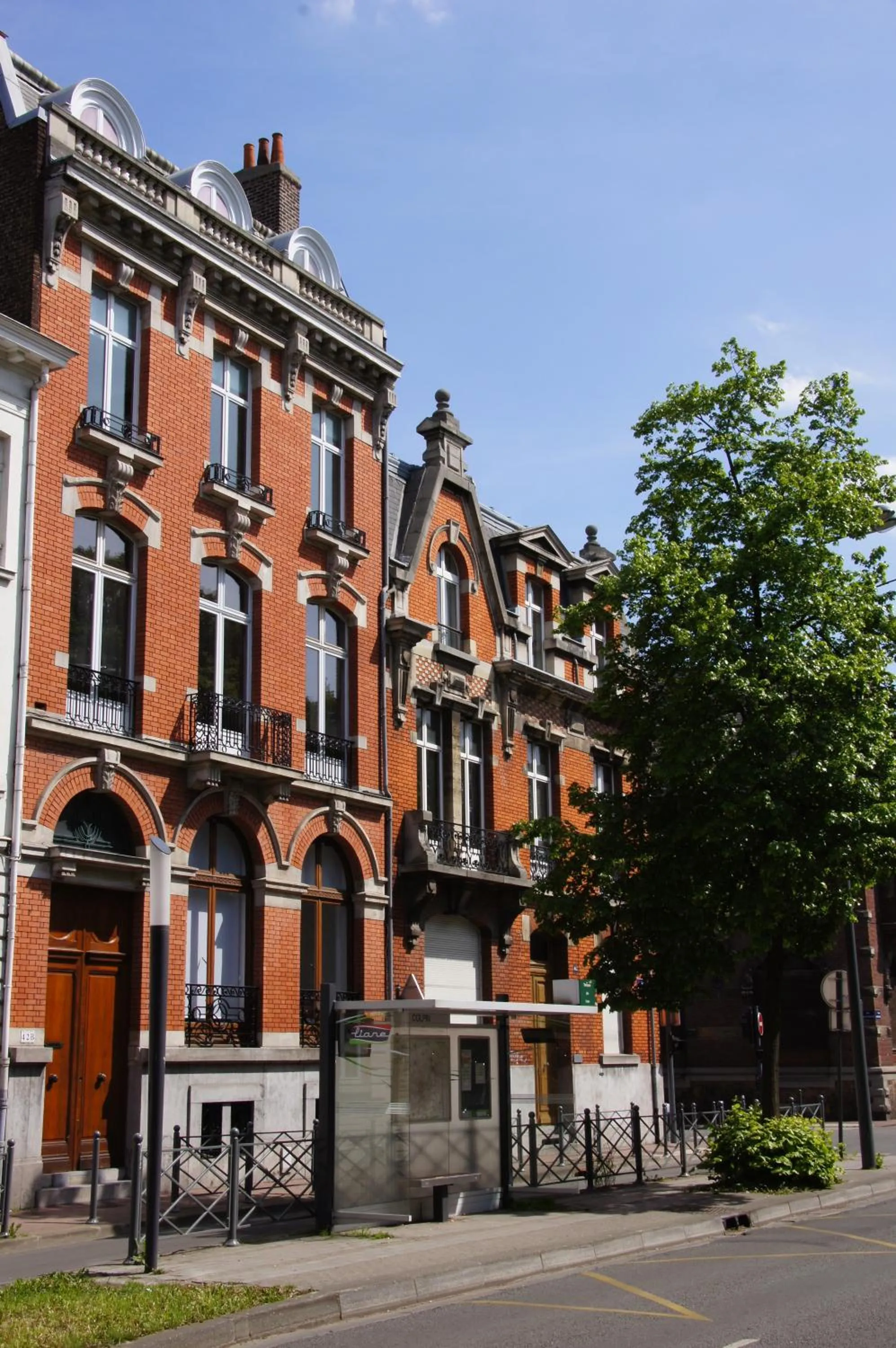 Facade/entrance in L'Esplanade Lille