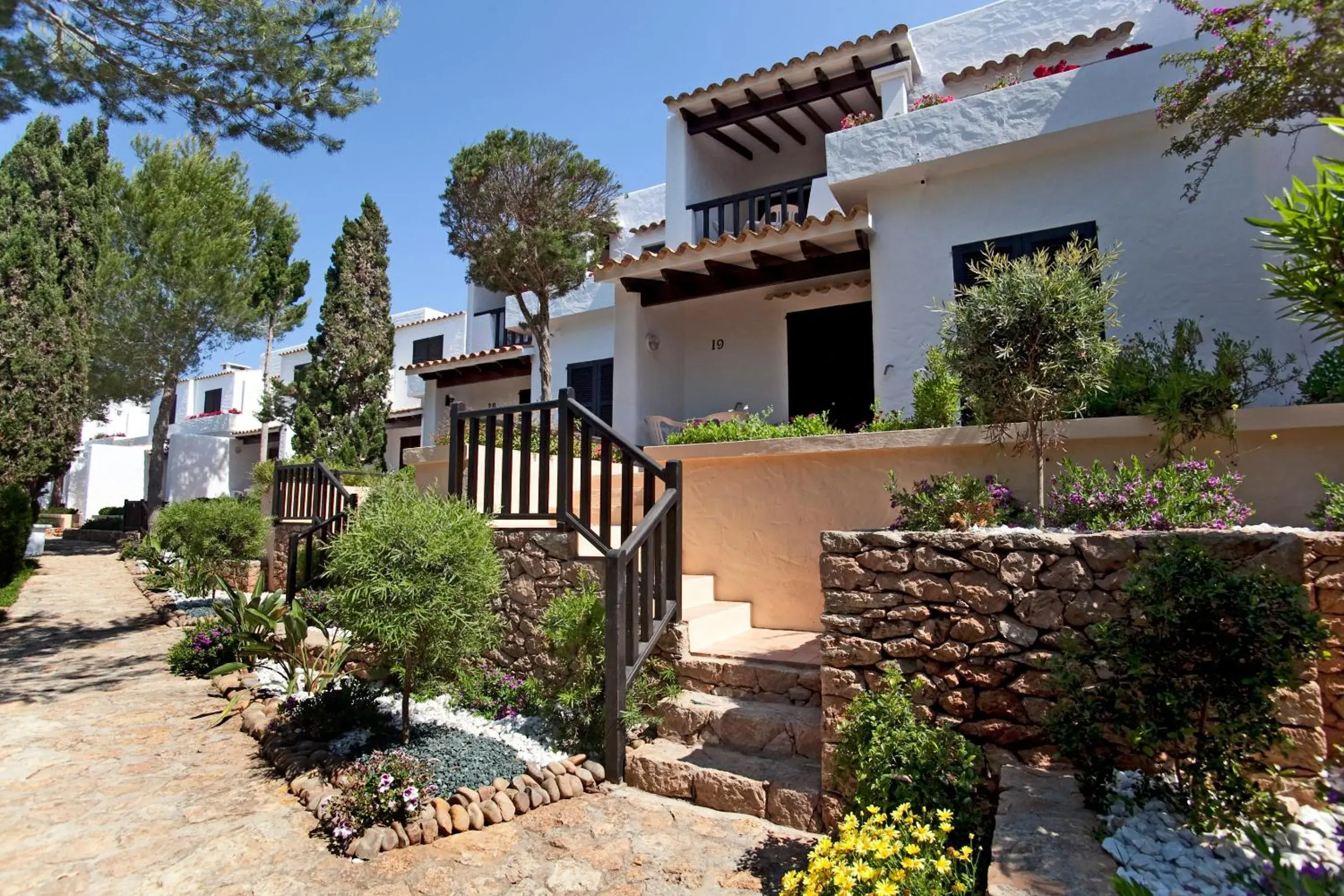 Facade/entrance in Paraíso de los Pinos Facade/entrance in Paraíso de los Pinos