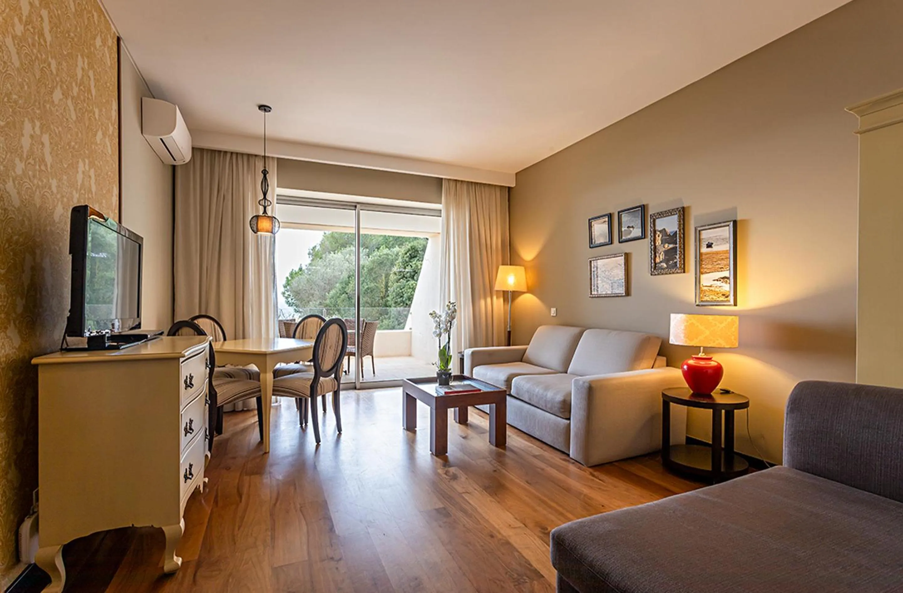 TV and multimedia in Pestana Alvor Praia Premium Beach & Golf Resort