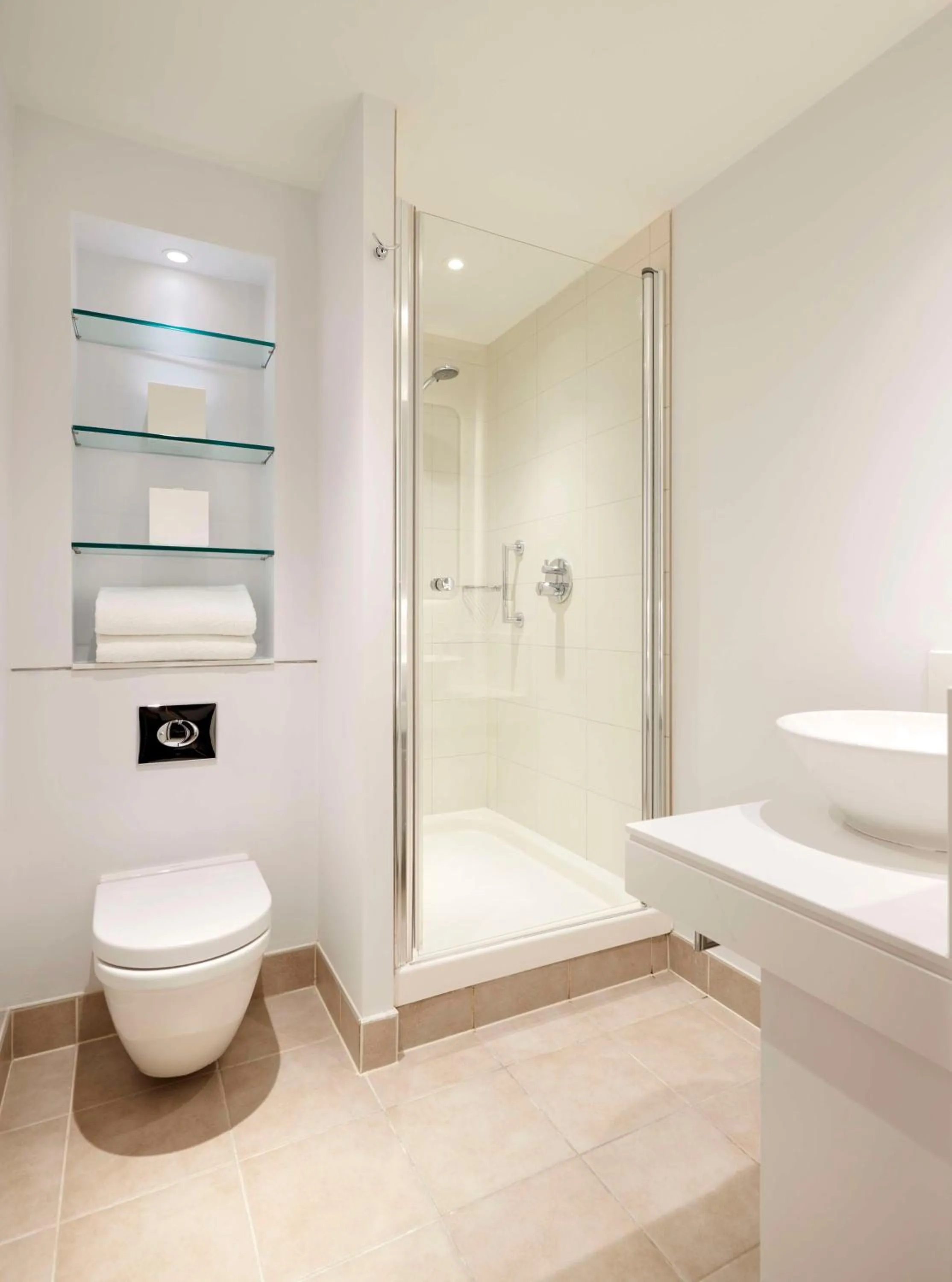 Bathroom in Hyatt House London Stratford - Aparthotel