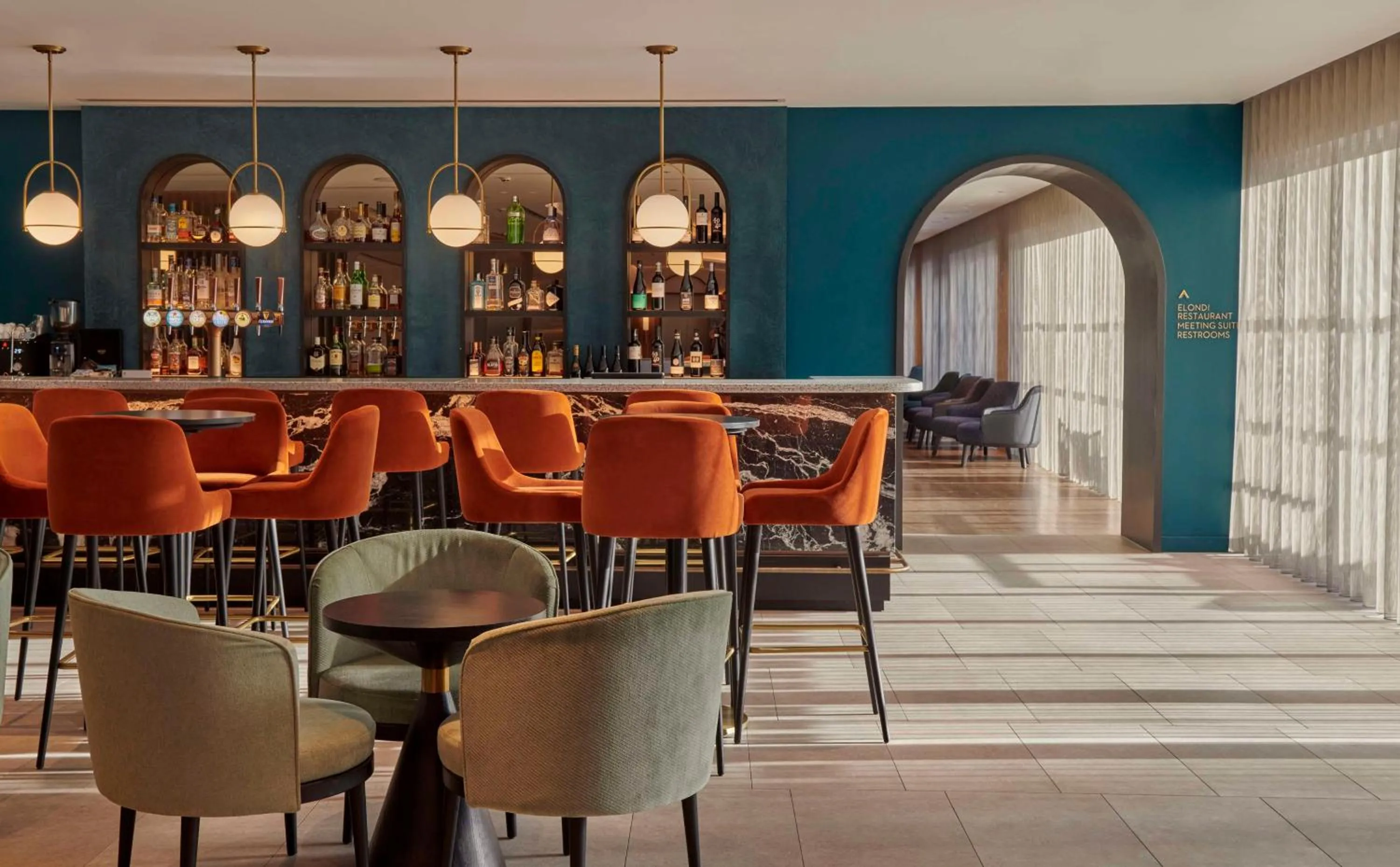 Lounge or bar in Hyatt House London Stratford - Aparthotel