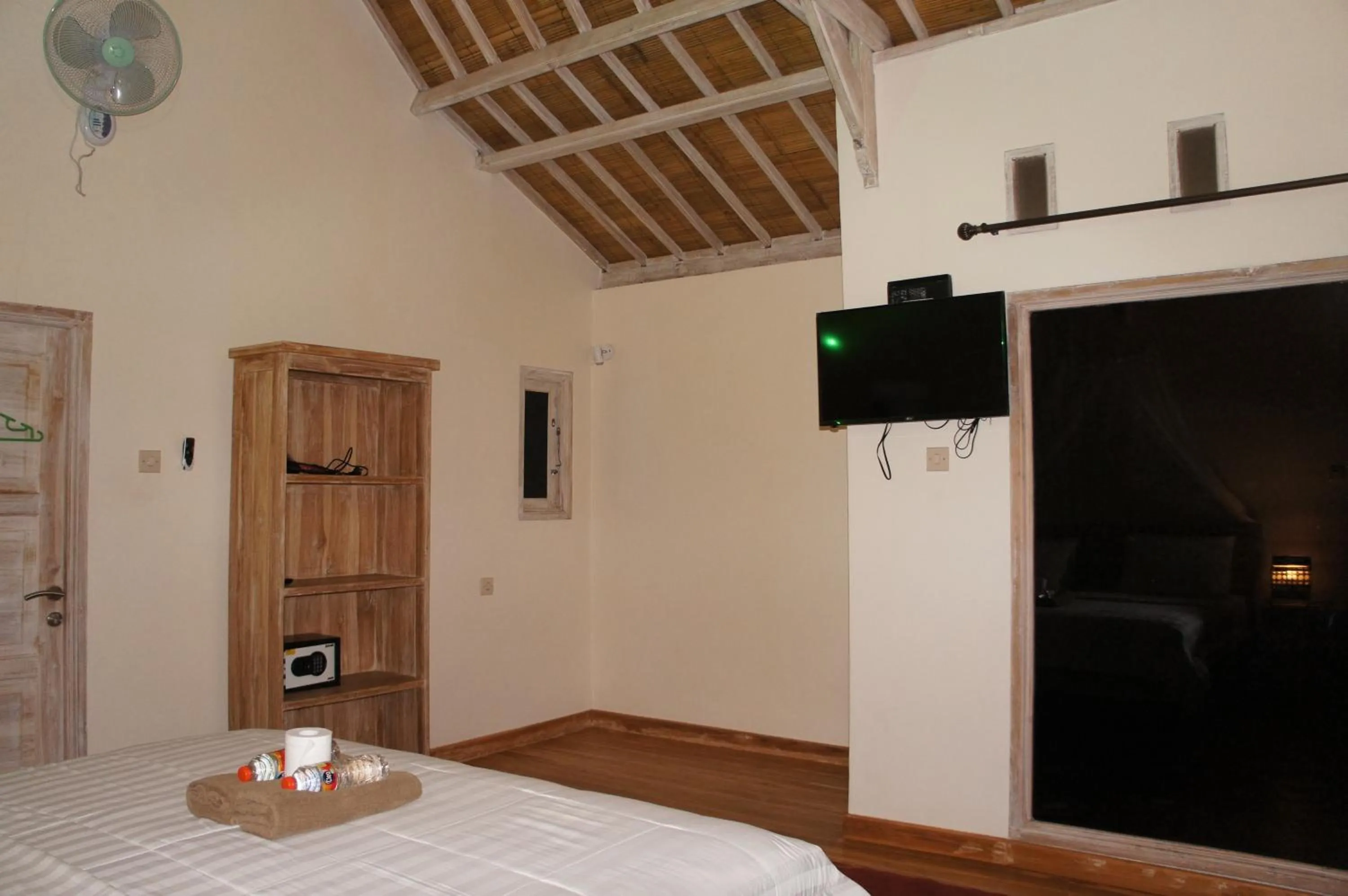 TV and multimedia, Bed in Tetebatu Flush Harmony