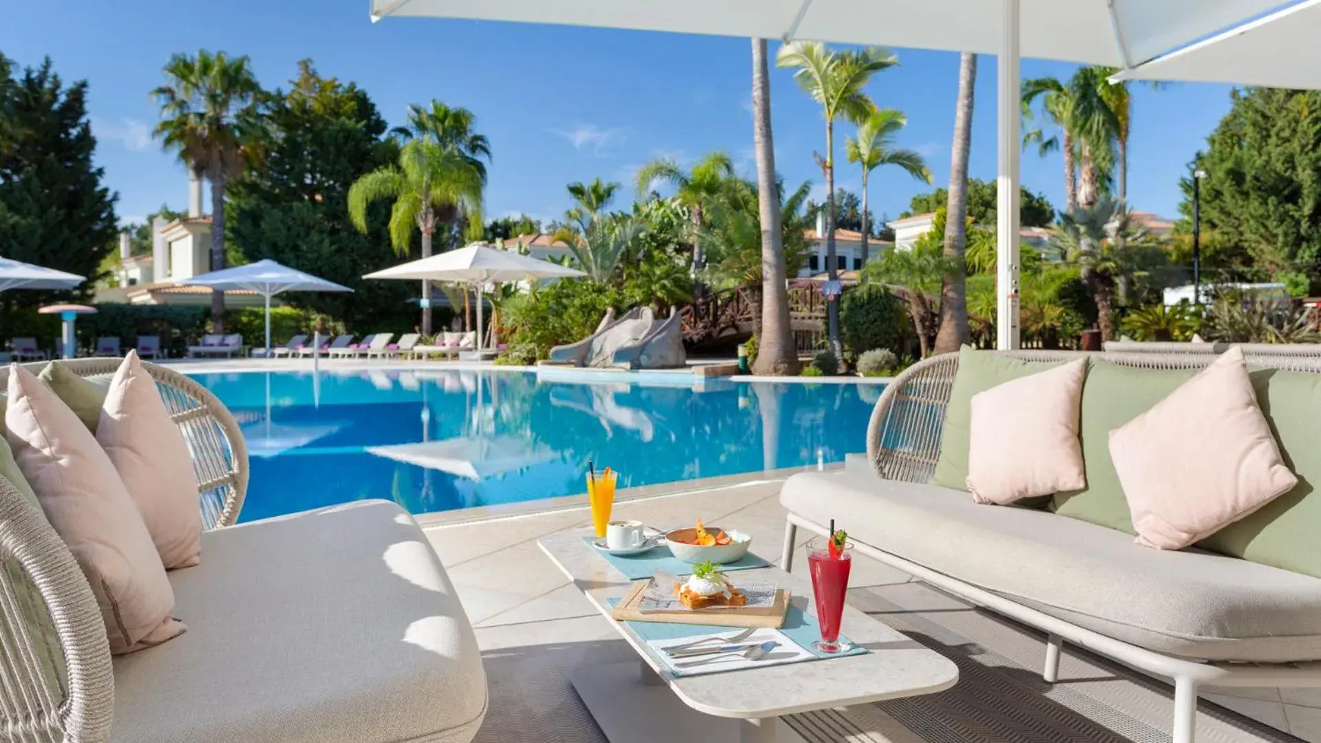 Lounge or bar in Martinhal Quinta Family Resort Lounge or bar in Martinhal Quinta Family Resort