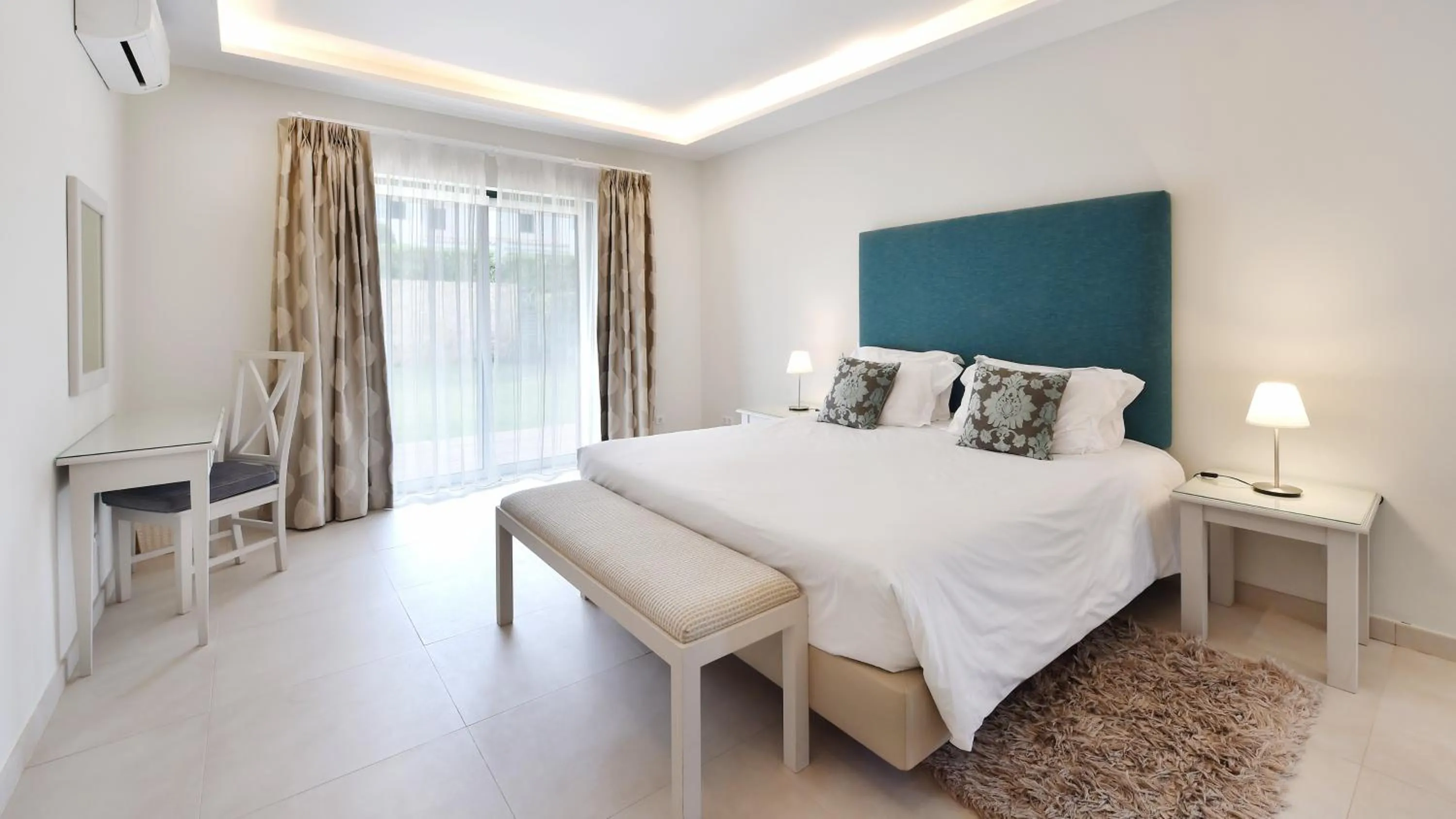 Bedroom, Bed in Martinhal Quinta Family Resort