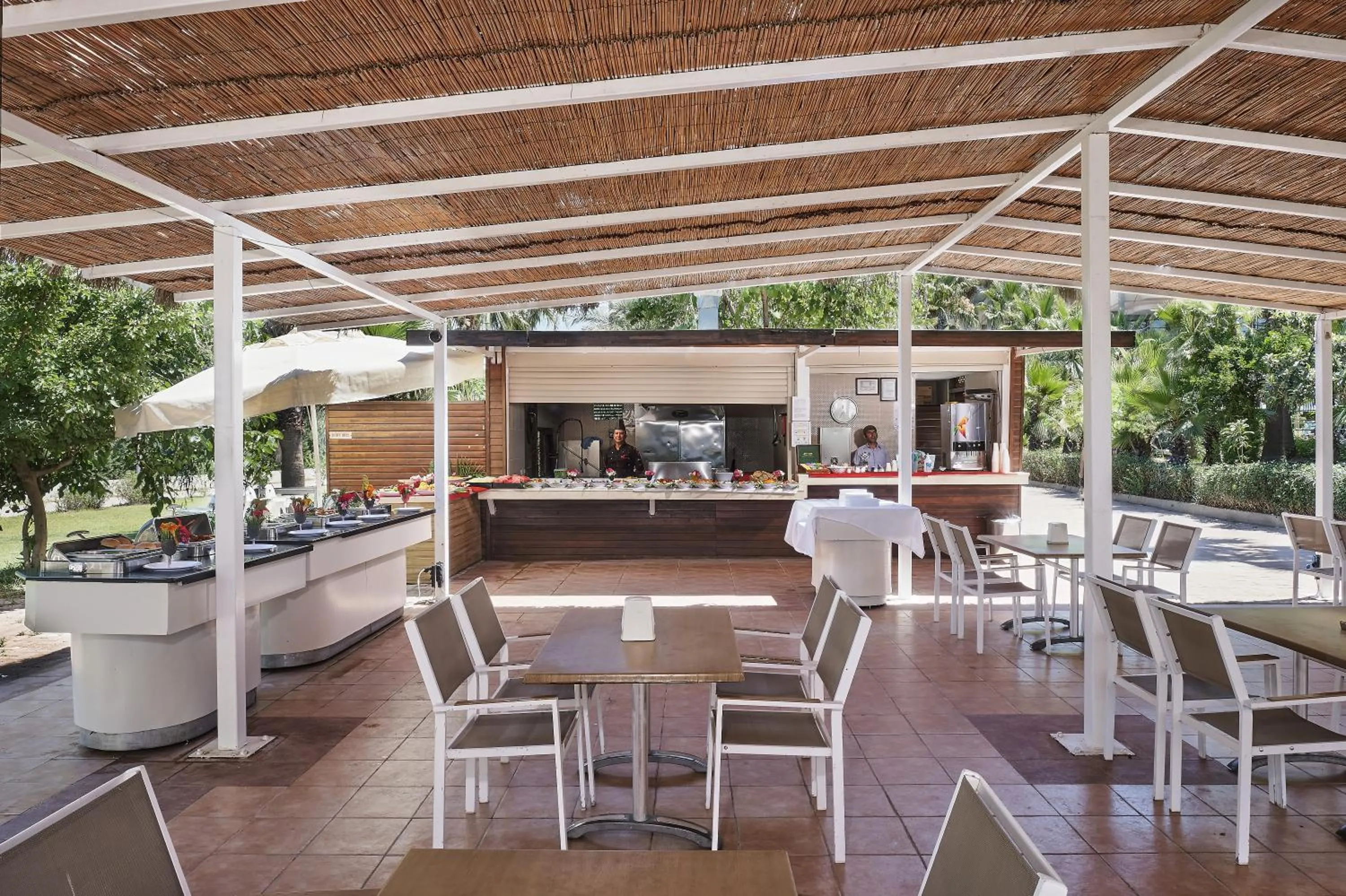 Restaurant/places to eat in Seaden Corolla Hotel