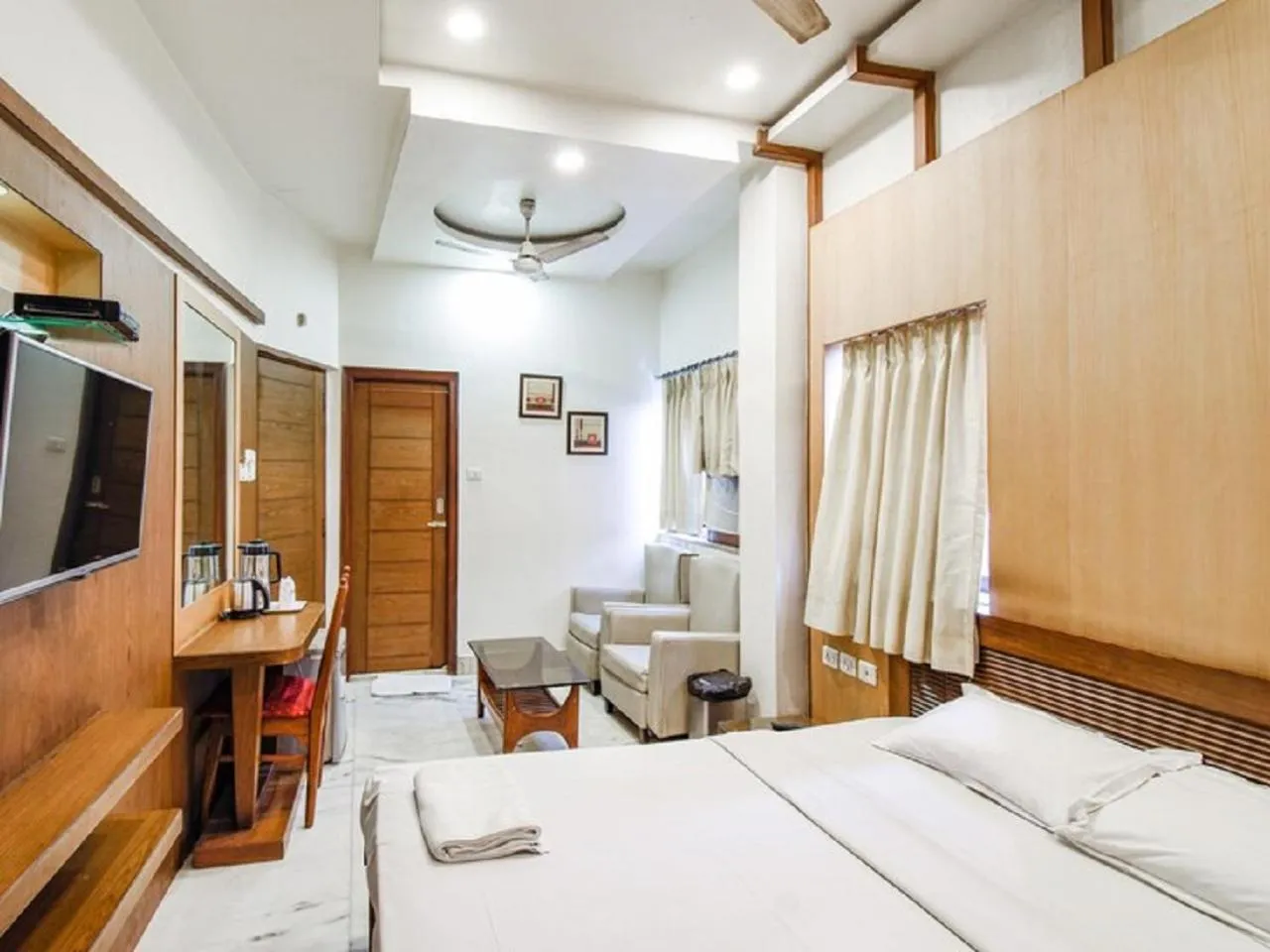 Bedroom, Bed in Hotel Aston