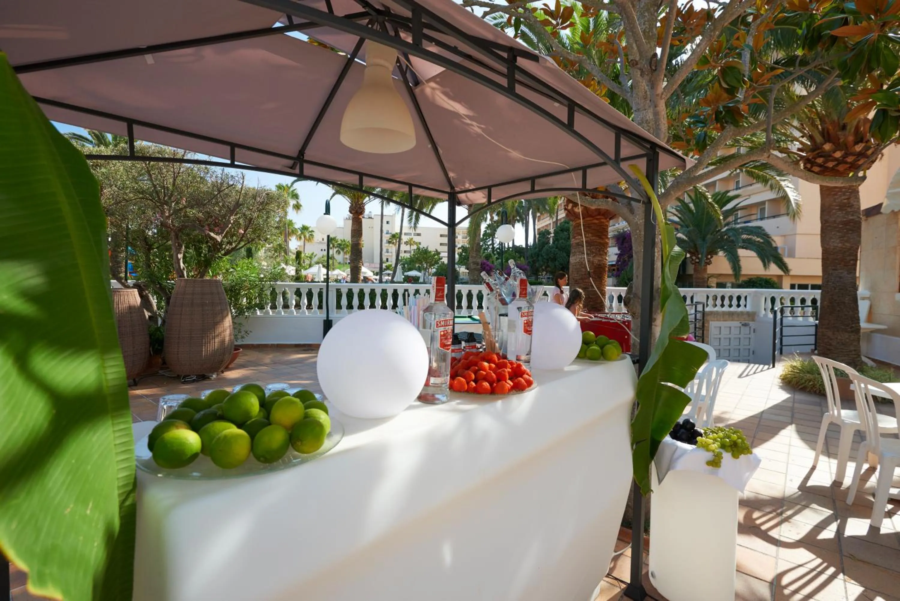 Swimming pool in Hotel Morito