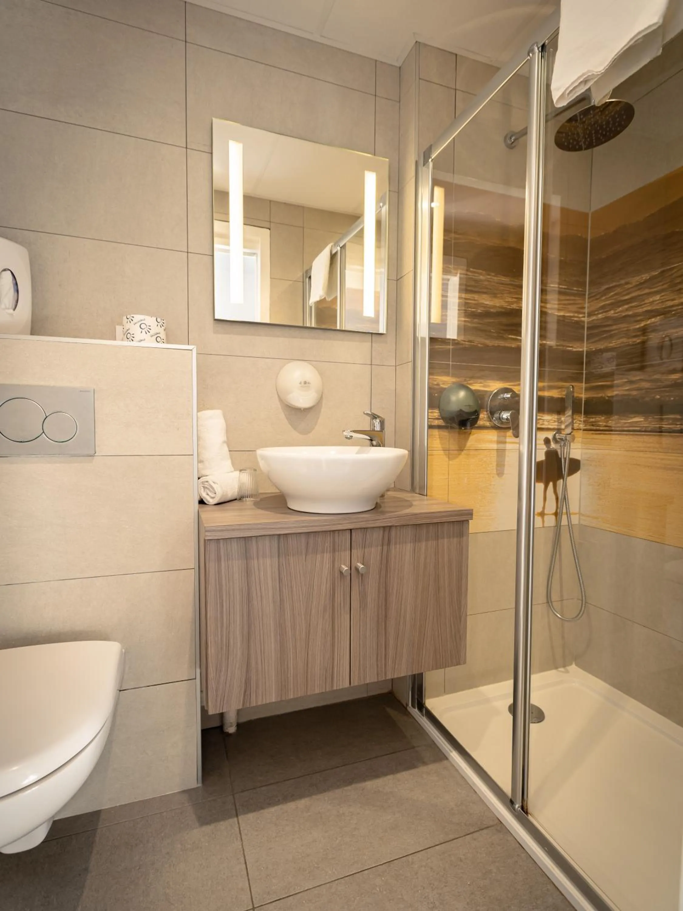 Shower in Hotel Mercedes