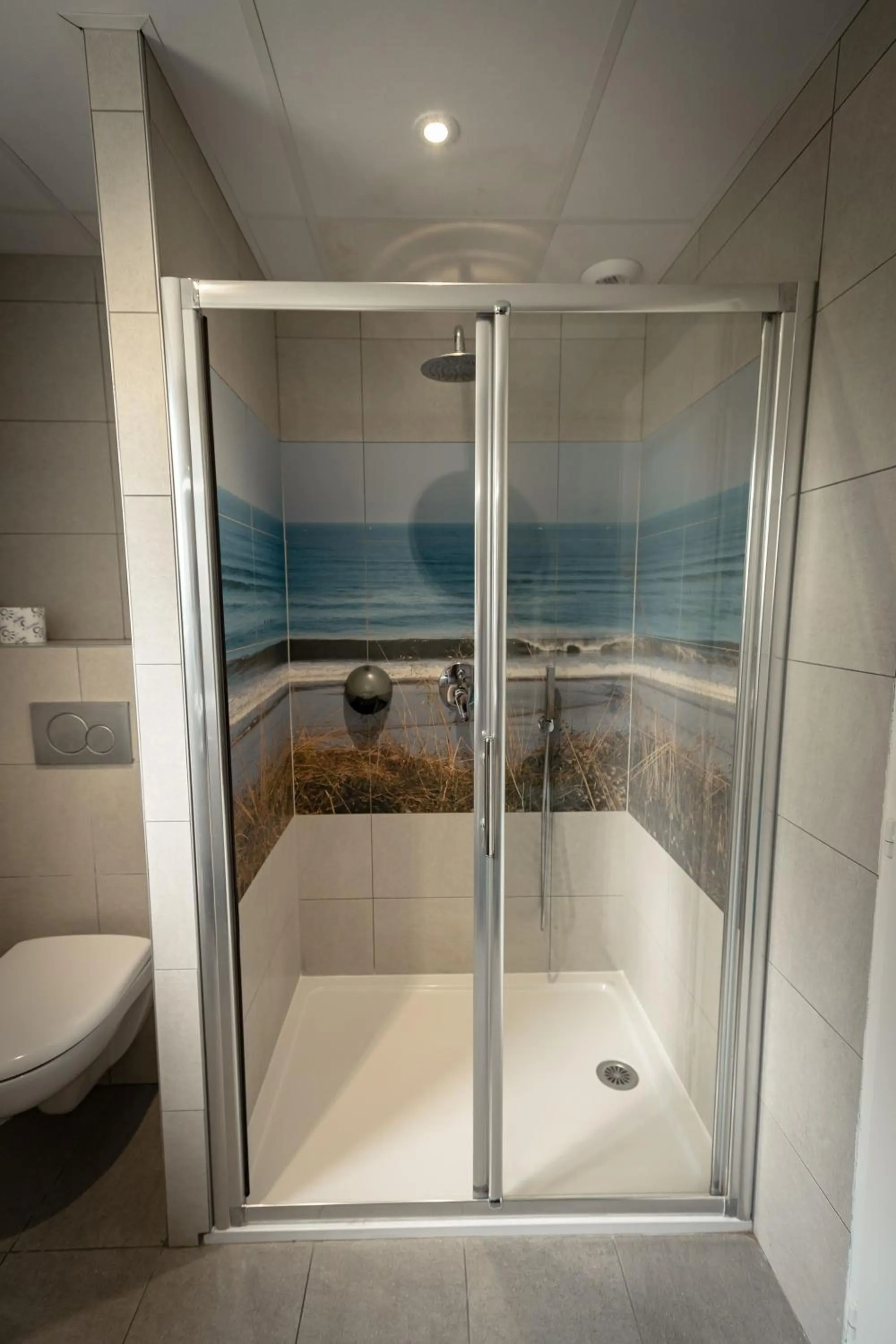 Shower in Hotel Mercedes