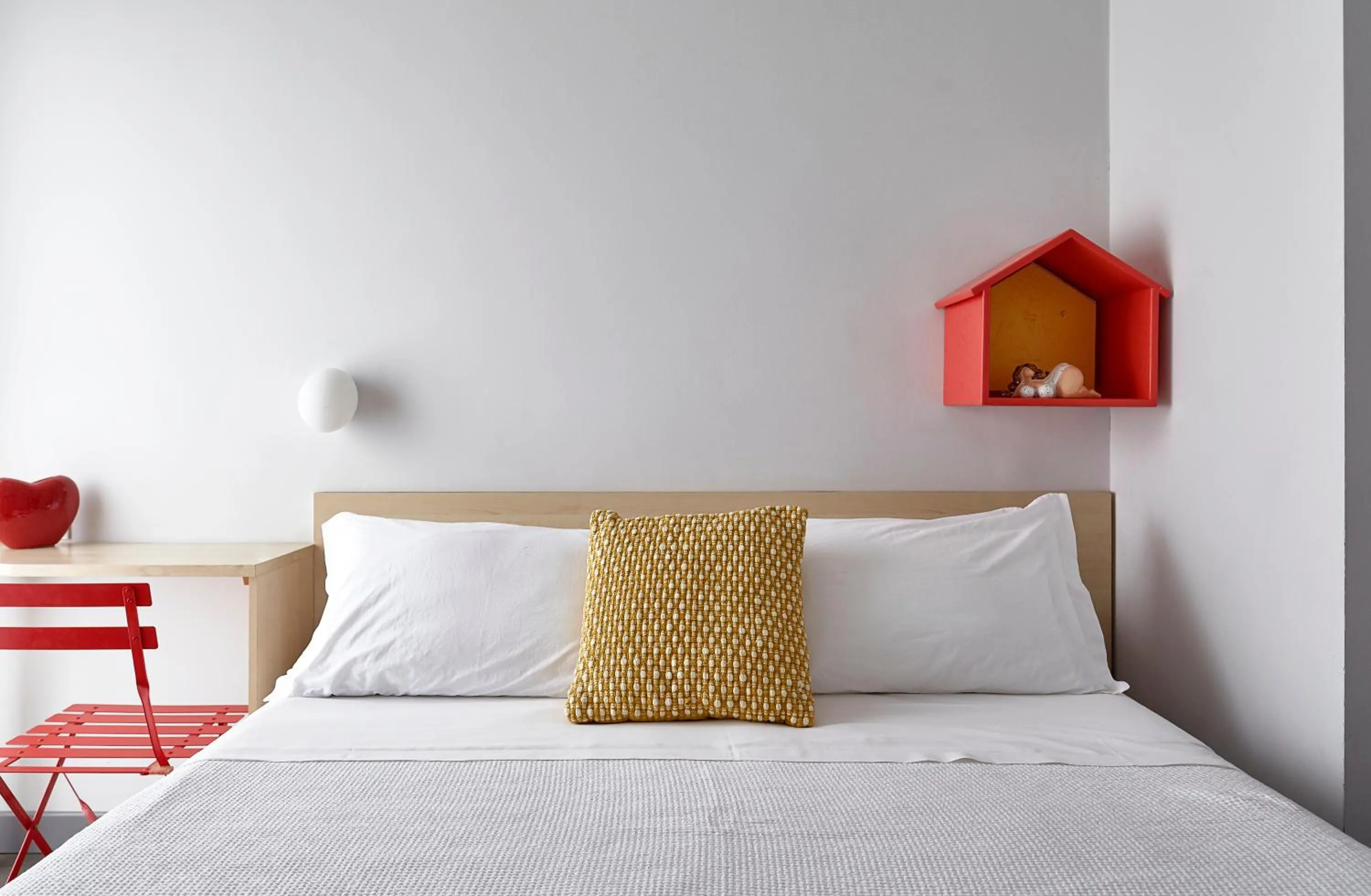 Bed in Hotel Madison