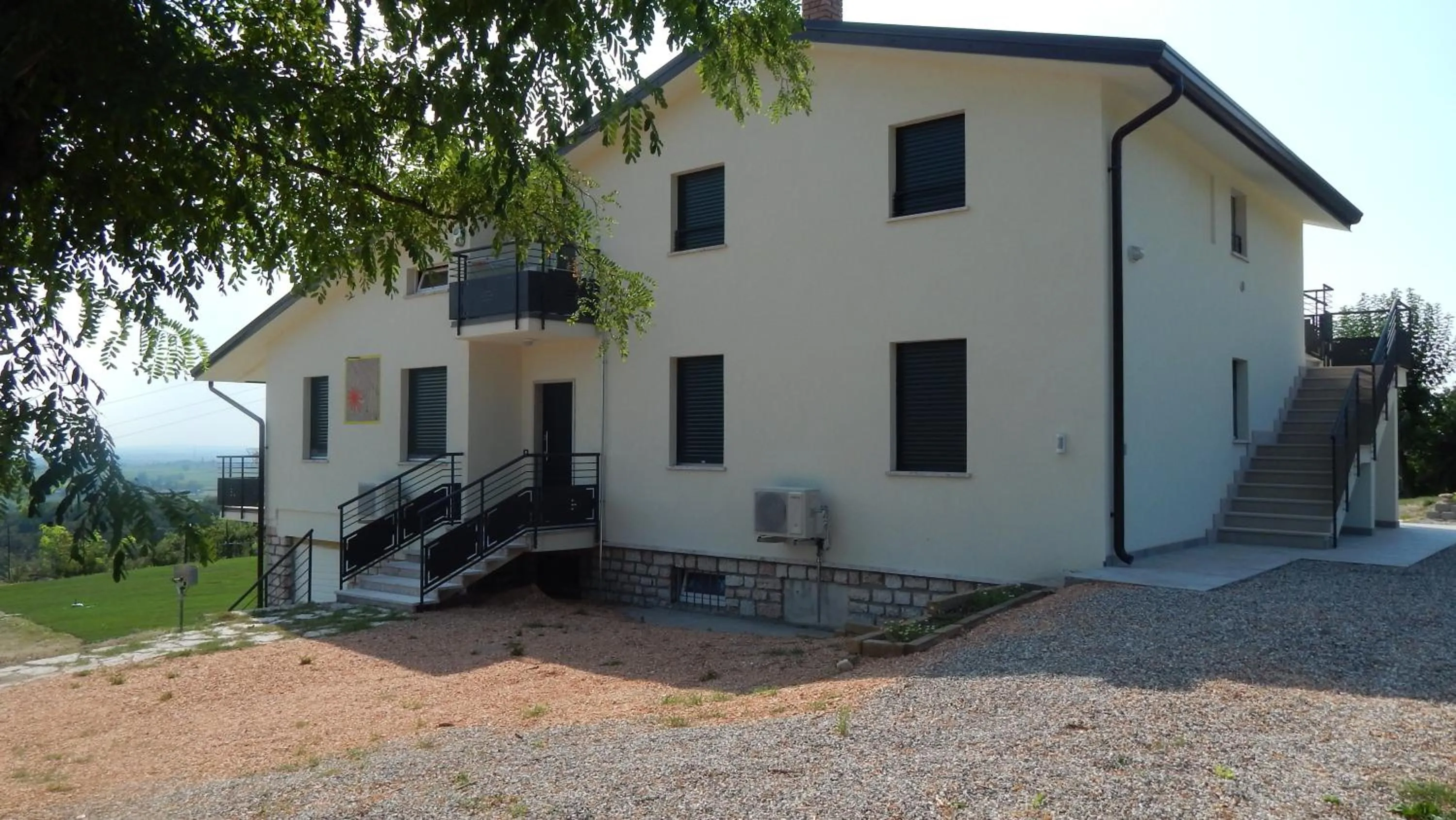 Property building in Poggio di Pastrengo