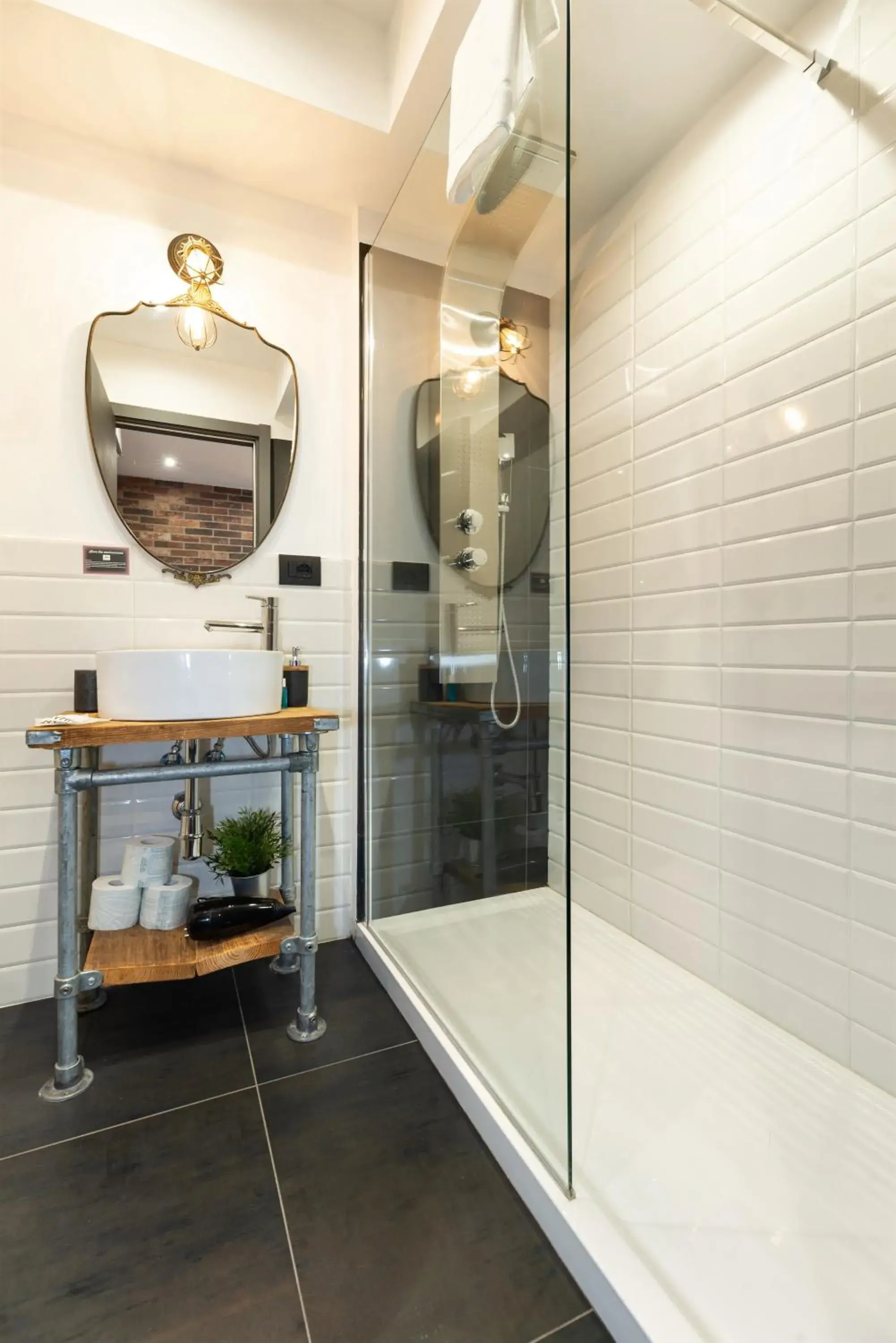 Deluxe Suite with Spa Bath in co.sleep Deluxe Suite with Spa Bath in co.sleep