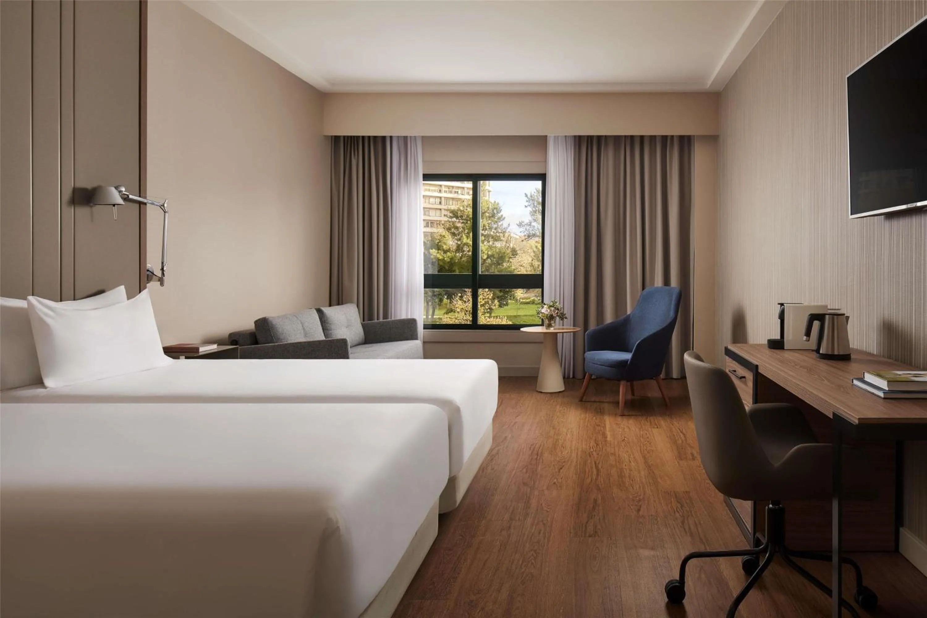 Bedroom, Bed in NH Lisboa Campo Grande