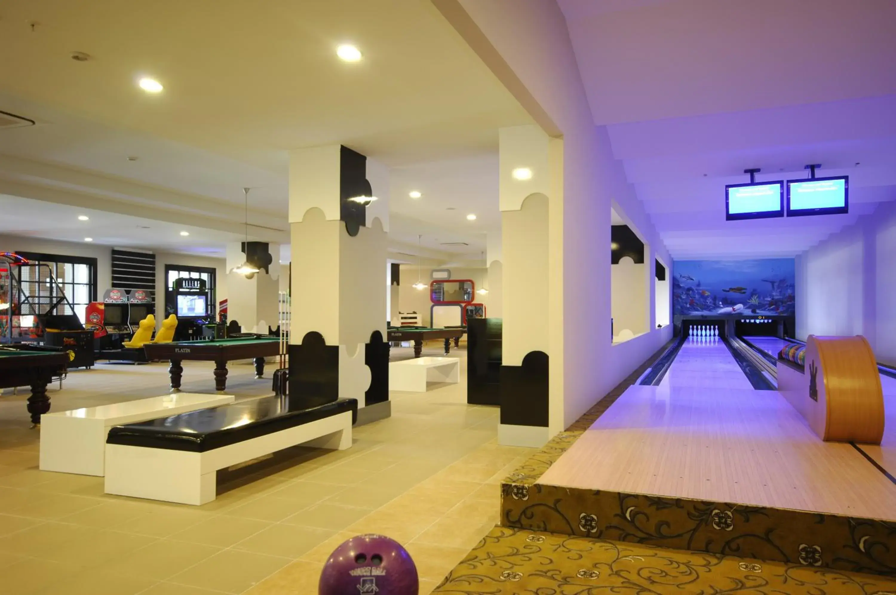 Communal lounge/ TV room, Lobby/Reception in Seaden Sea World Resort & Spa