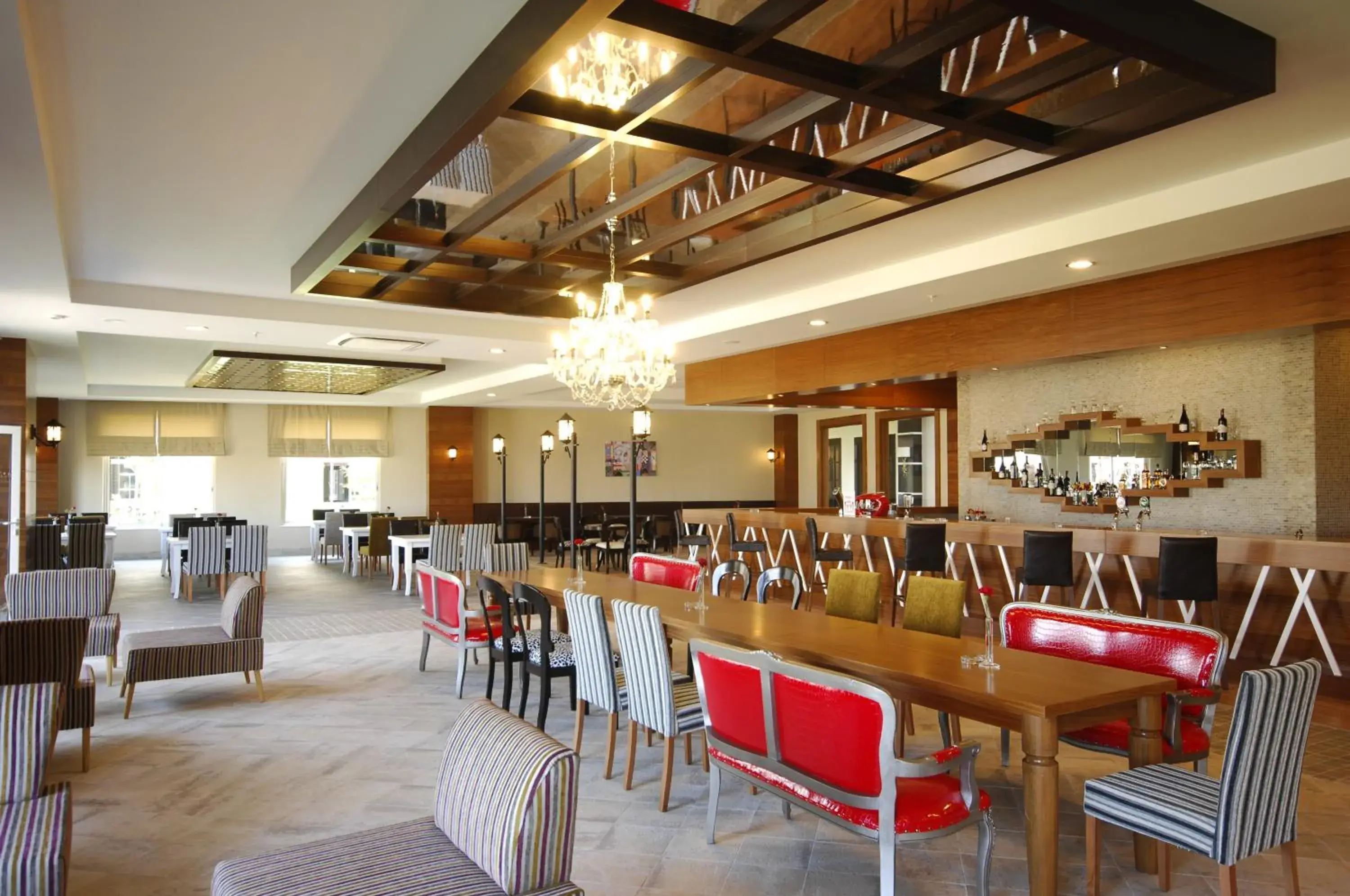 Lounge or bar, Restaurant/Places to Eat in Seaden Sea World Resort & Spa