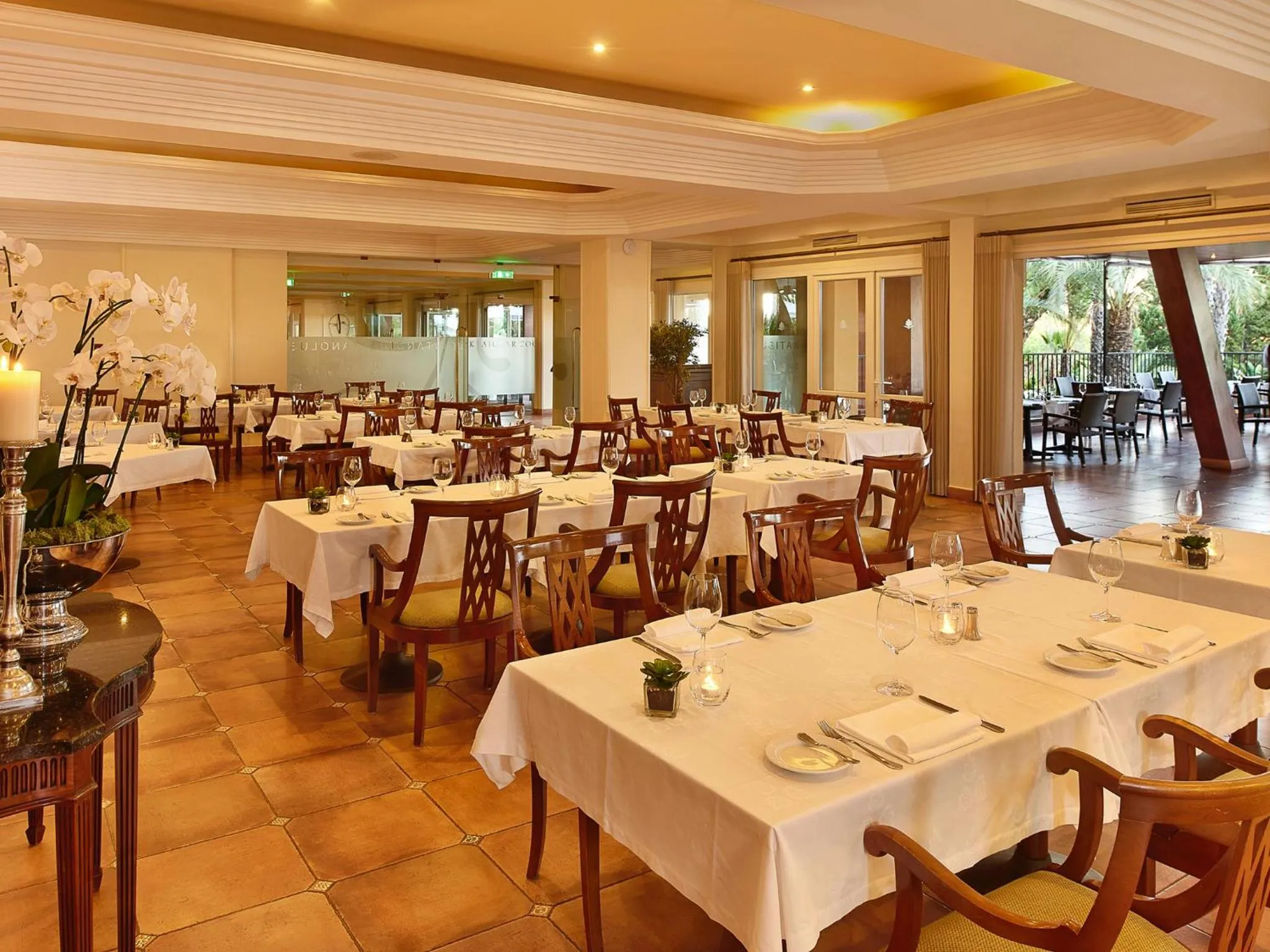 Restaurant/places to eat in Ria Park Hotel & Spa