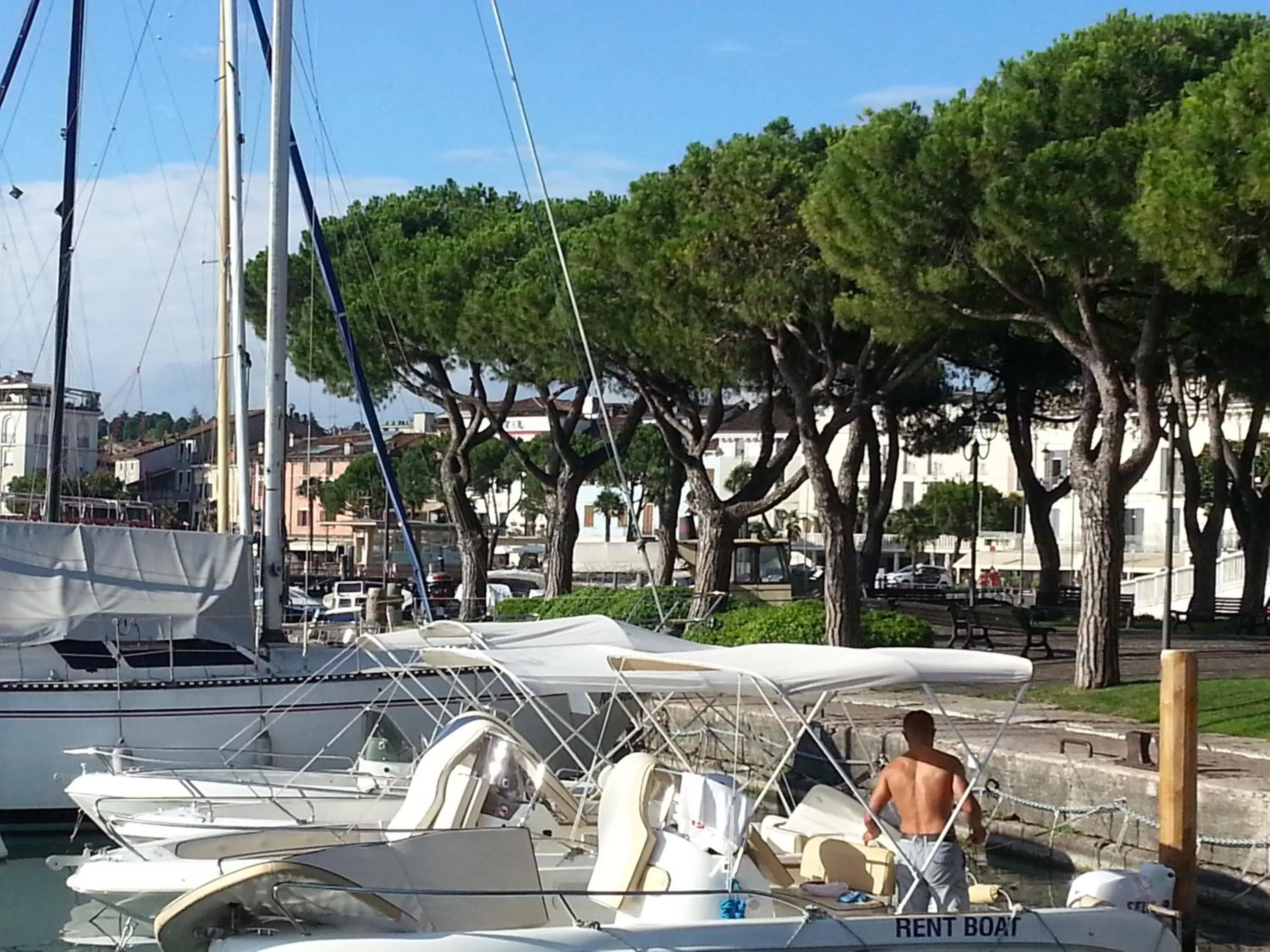 Area and facilities in B&B Desenzano