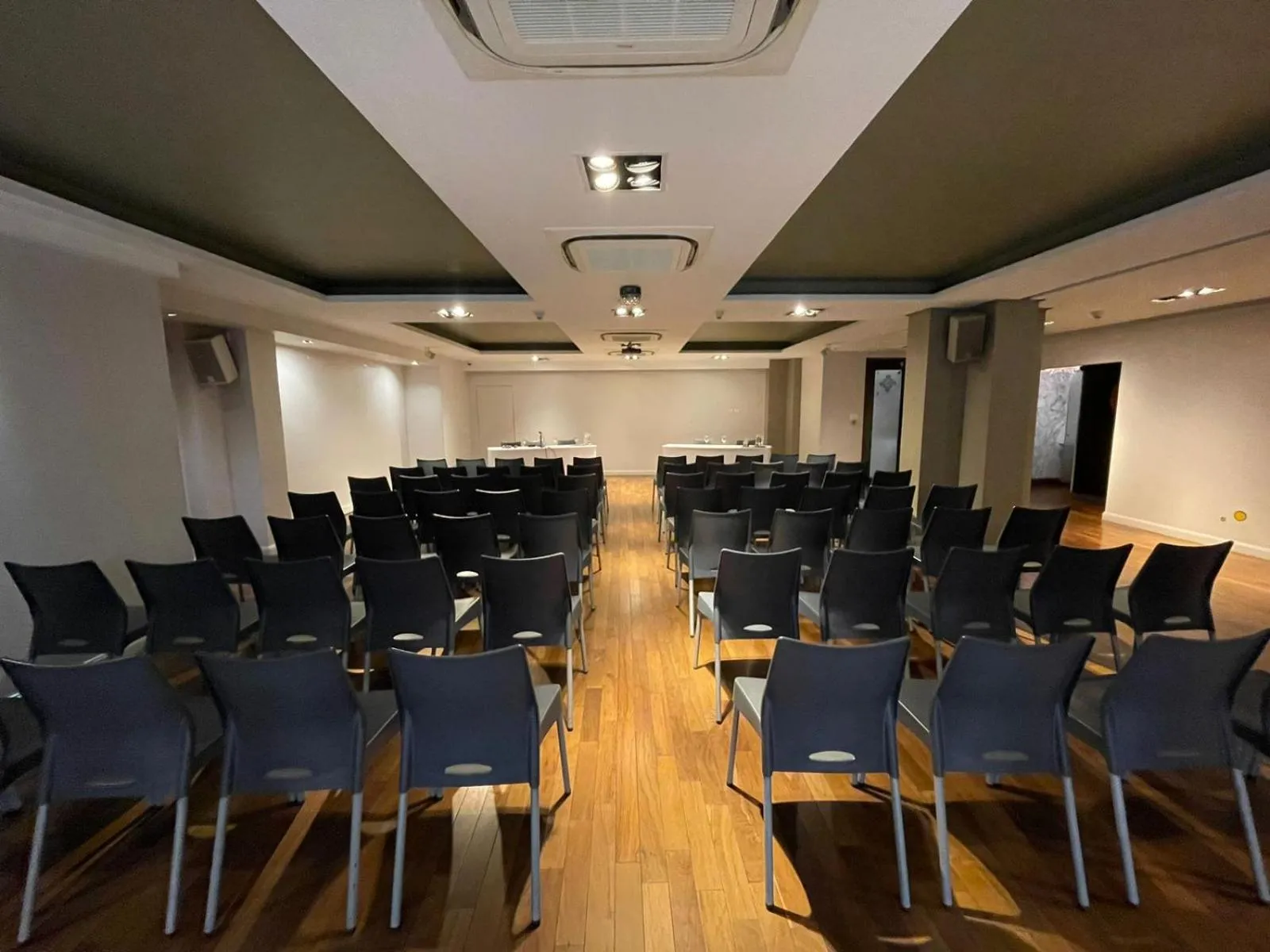 Meeting/conference room in Kenton Palace Buenos Aires
