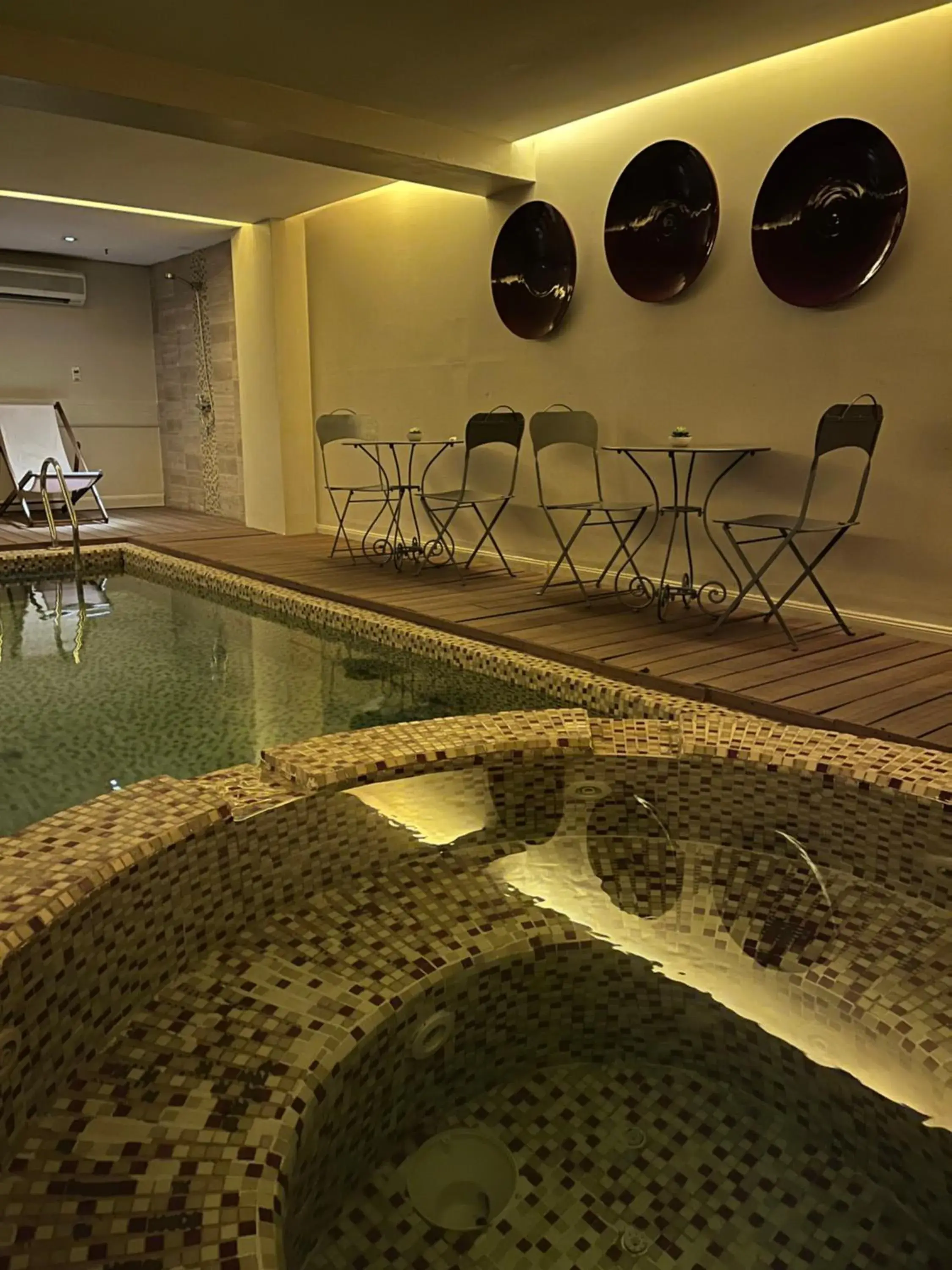 Swimming pool in Kenton Palace Buenos Aires Swimming pool in Kenton Palace Buenos Aires