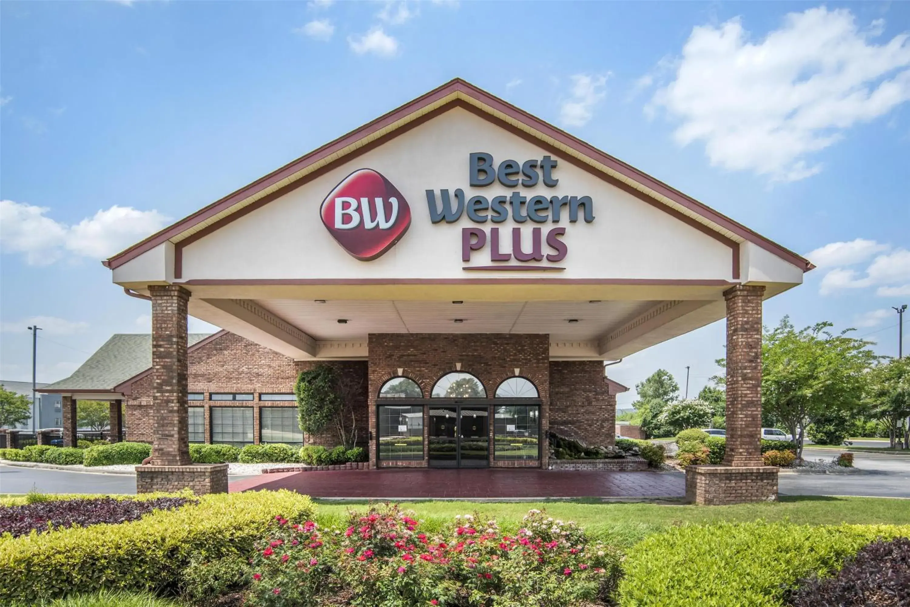 Property building in Best Western Plus Bessemer Property building in Best Western Plus Bessemer