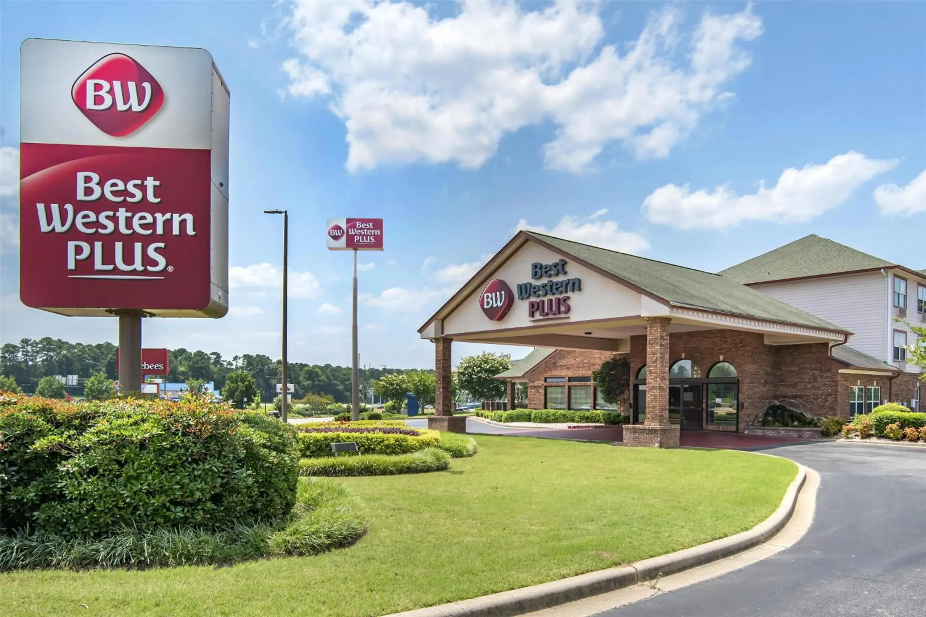 Property building in Best Western Plus Bessemer Property building in Best Western Plus Bessemer