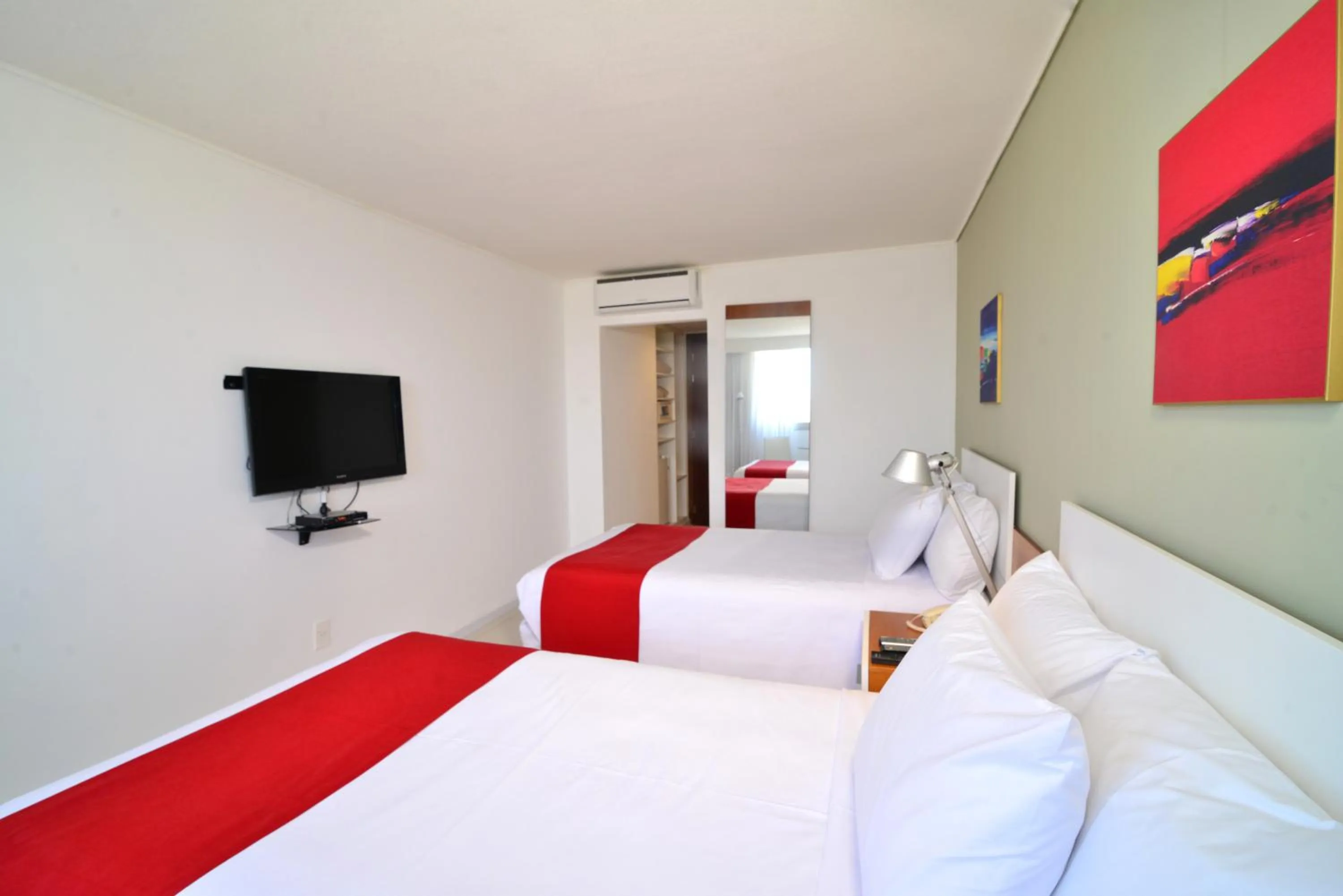 Photo of the whole room, Bed in UY Proa Sur Hotel