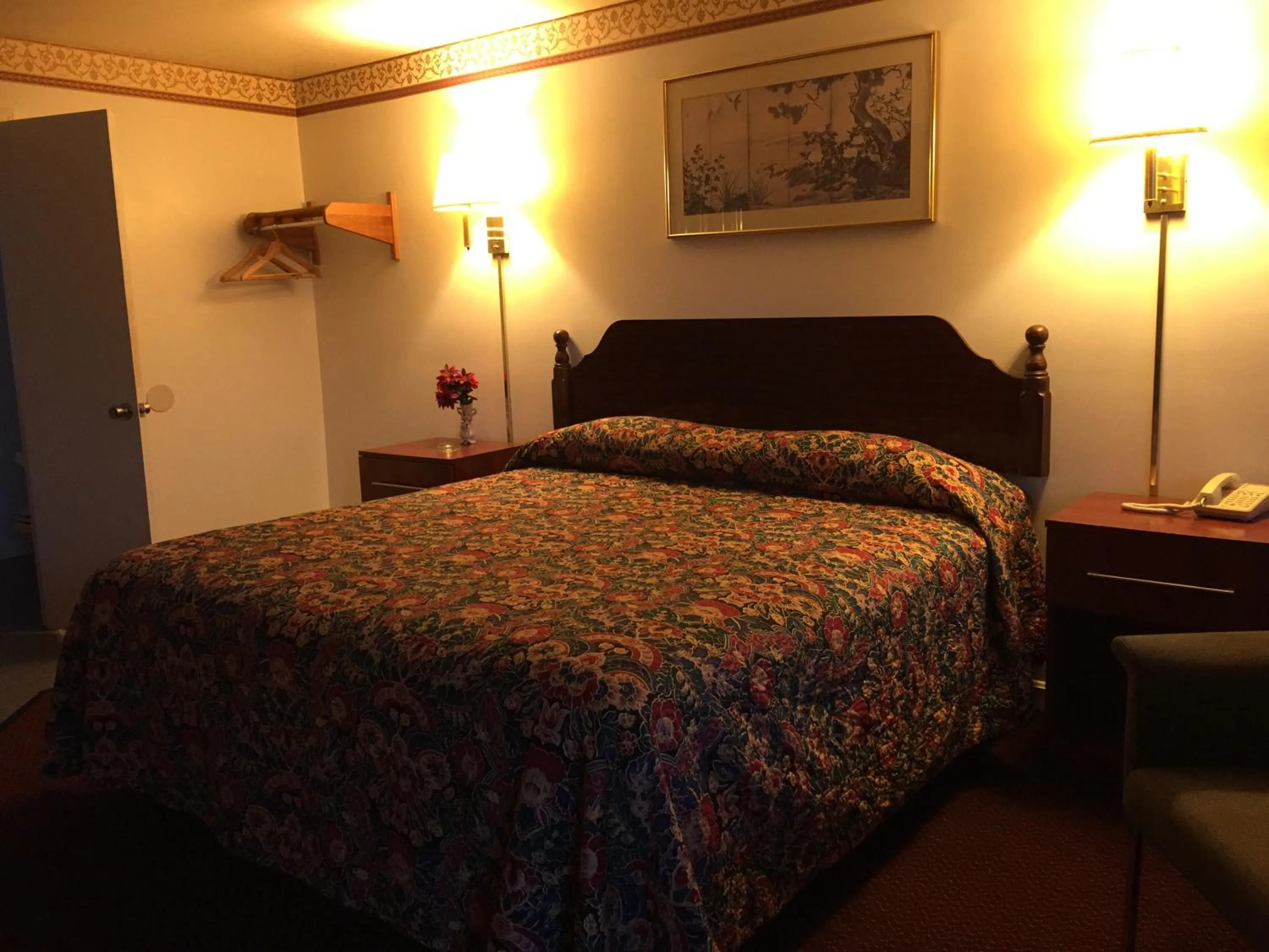 Bed in Valley Motel Pittsburgh