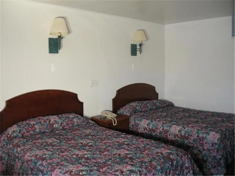 Bed in Valley Motel Pittsburgh