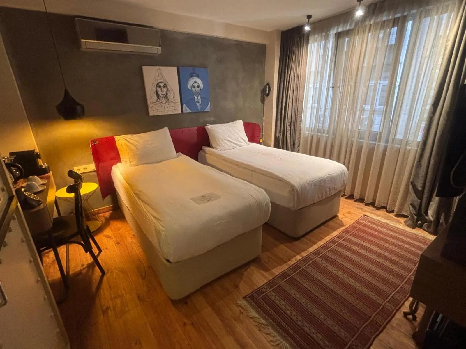 Photo of the whole room, Bed in SuB Karakoy - Special Category