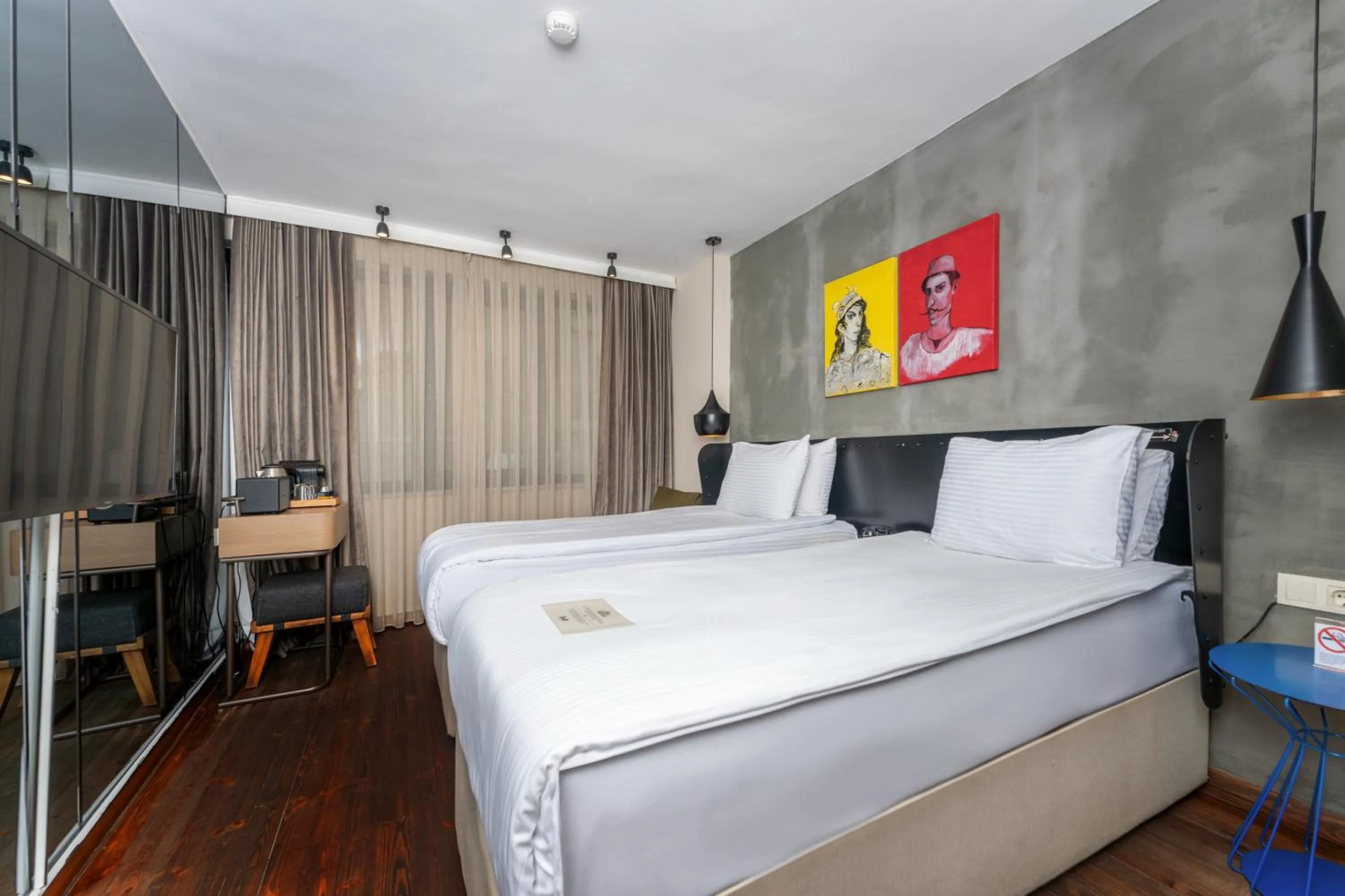 Photo of the whole room, Bed in SuB Karakoy - Special Category