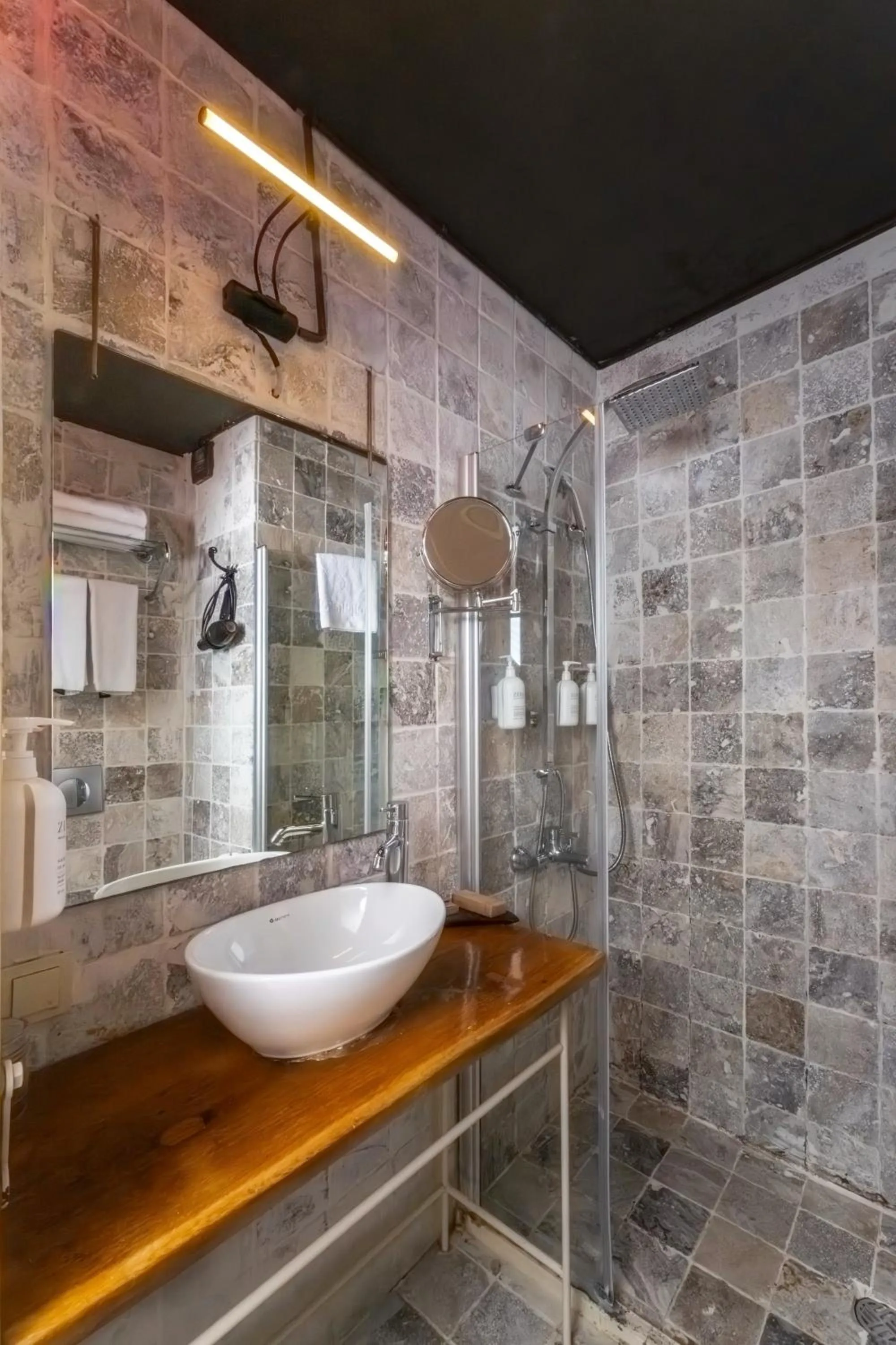 Bathroom in SuB Karakoy - Special Category