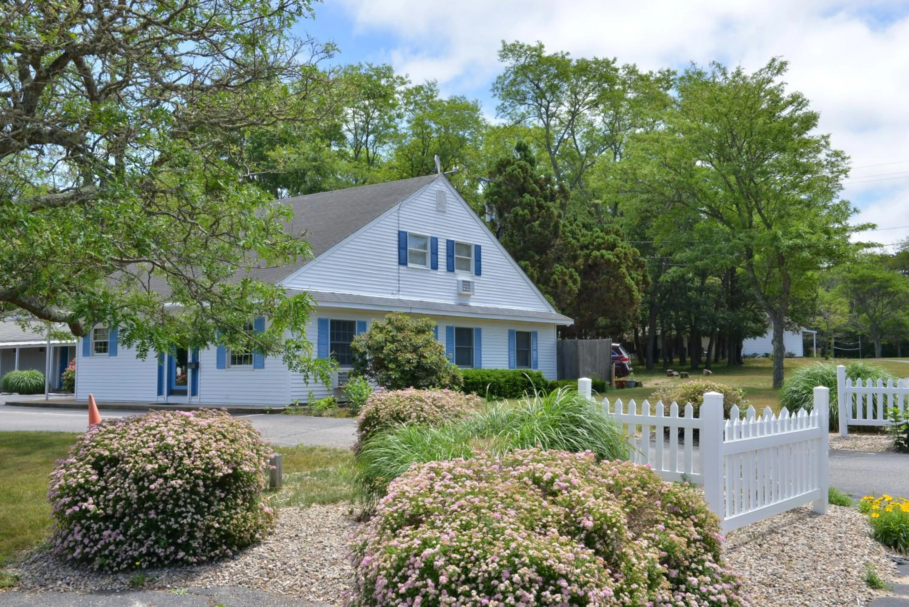 Property building in Blue Dolphin Inn