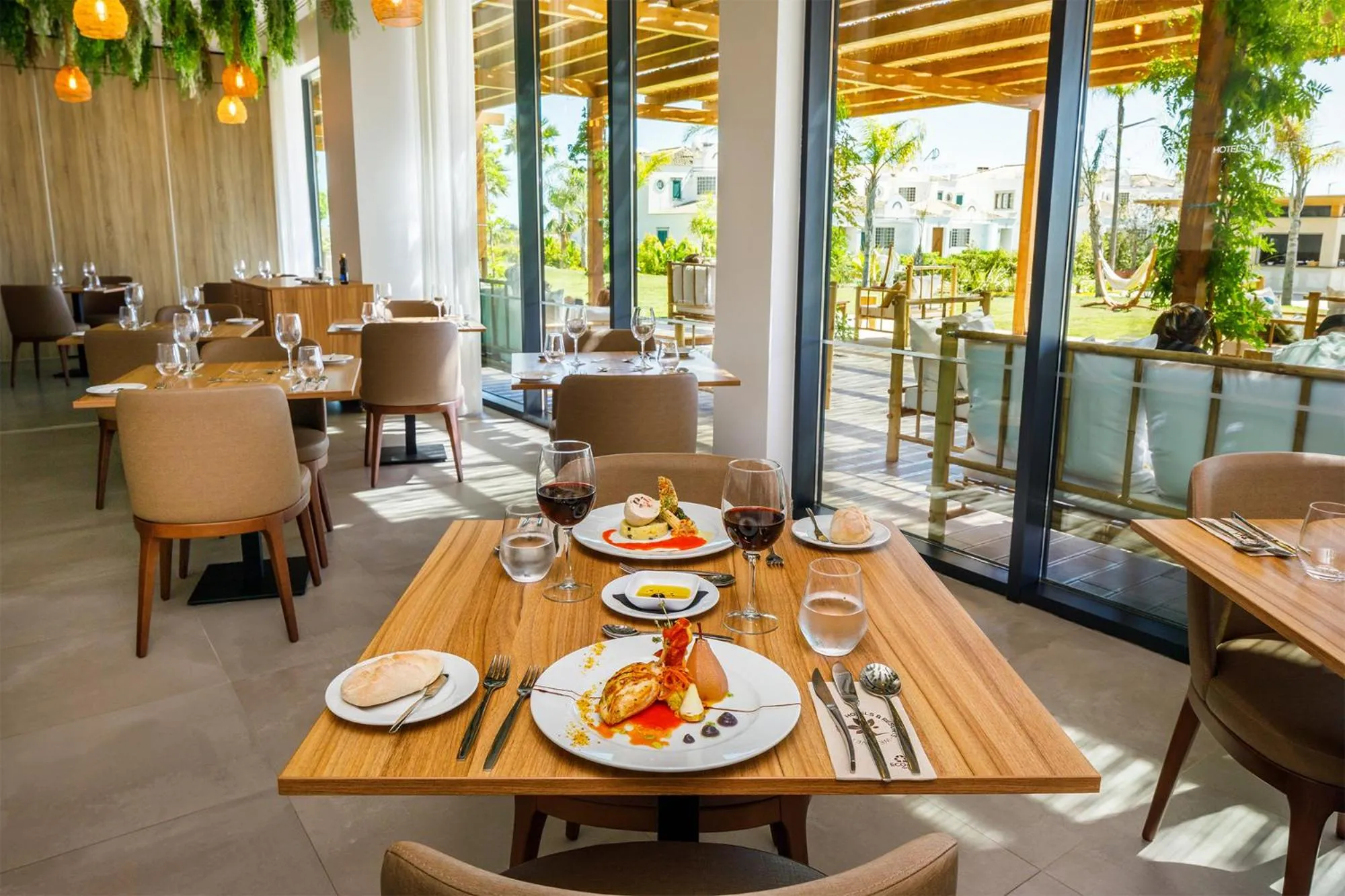 Restaurant/places to eat in AP Cabanas Beach & Nature - Adults Friendly