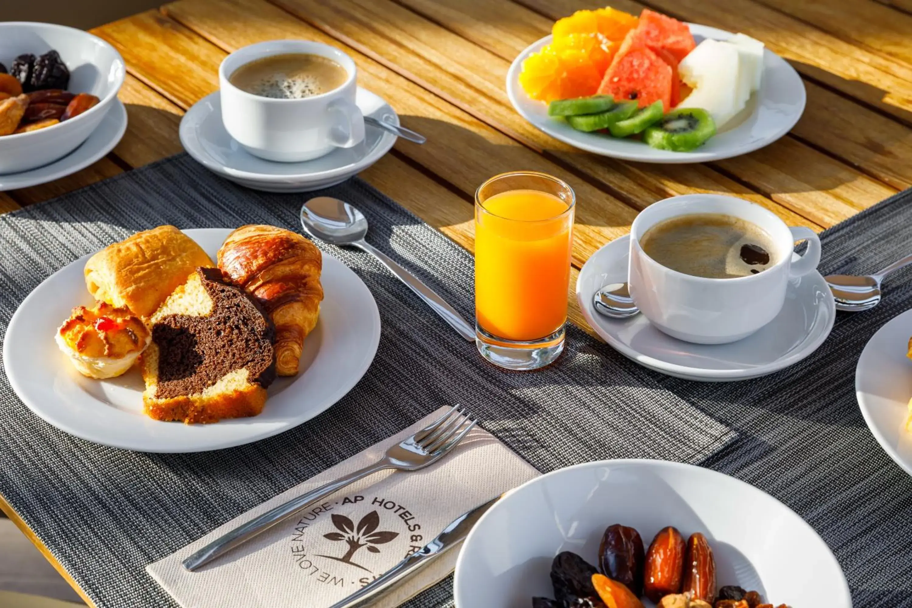 Breakfast in AP Cabanas Beach & Nature - Adults Friendly Breakfast in AP Cabanas Beach & Nature - Adults Friendly