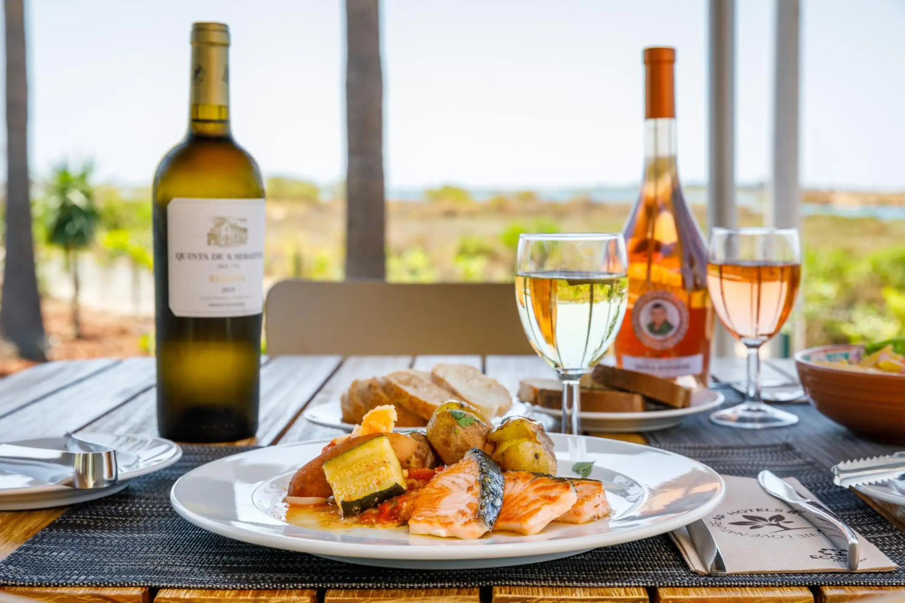 Food in AP Cabanas Beach & Nature - Adults Friendly Food in AP Cabanas Beach & Nature - Adults Friendly