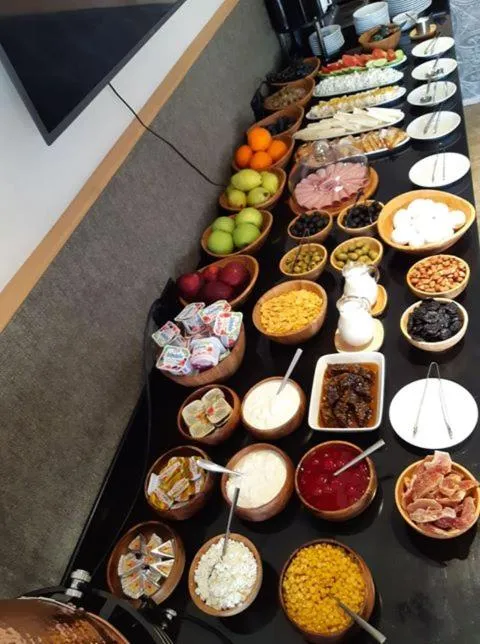 Breakfast in Garden Palace