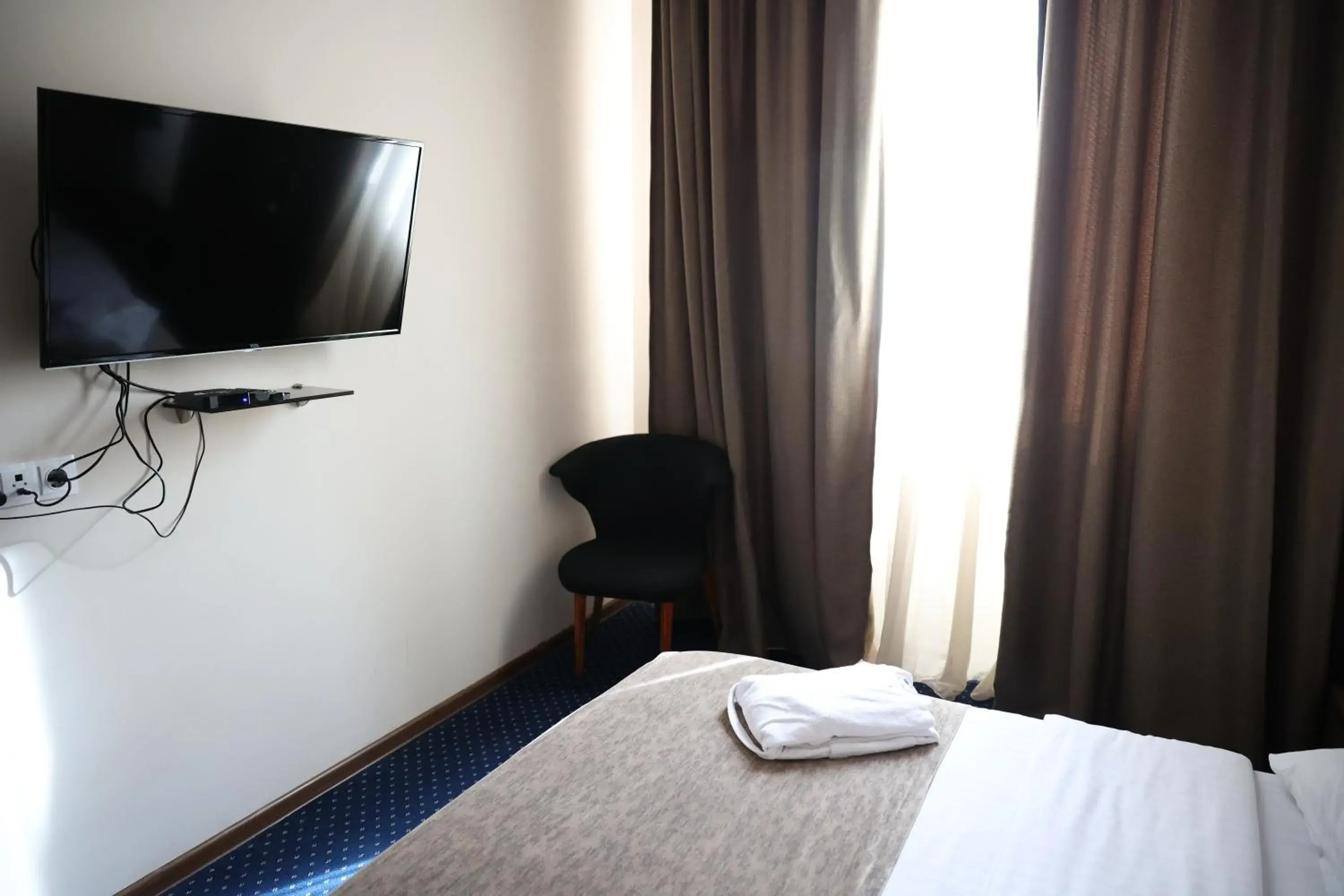 Budget Double Room in Garden Palace Budget Double Room in Garden Palace