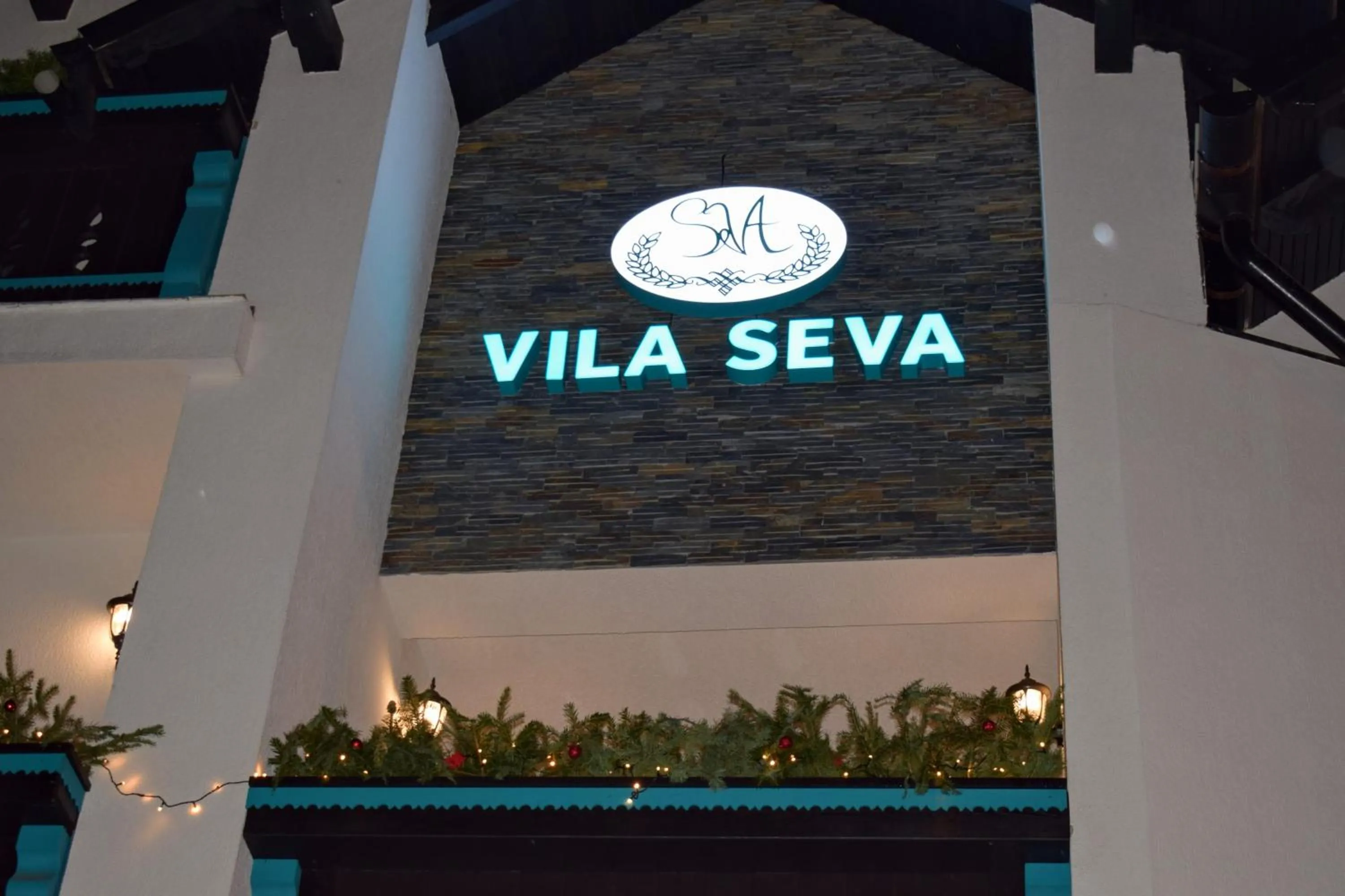 Facade/entrance in Vila Seva