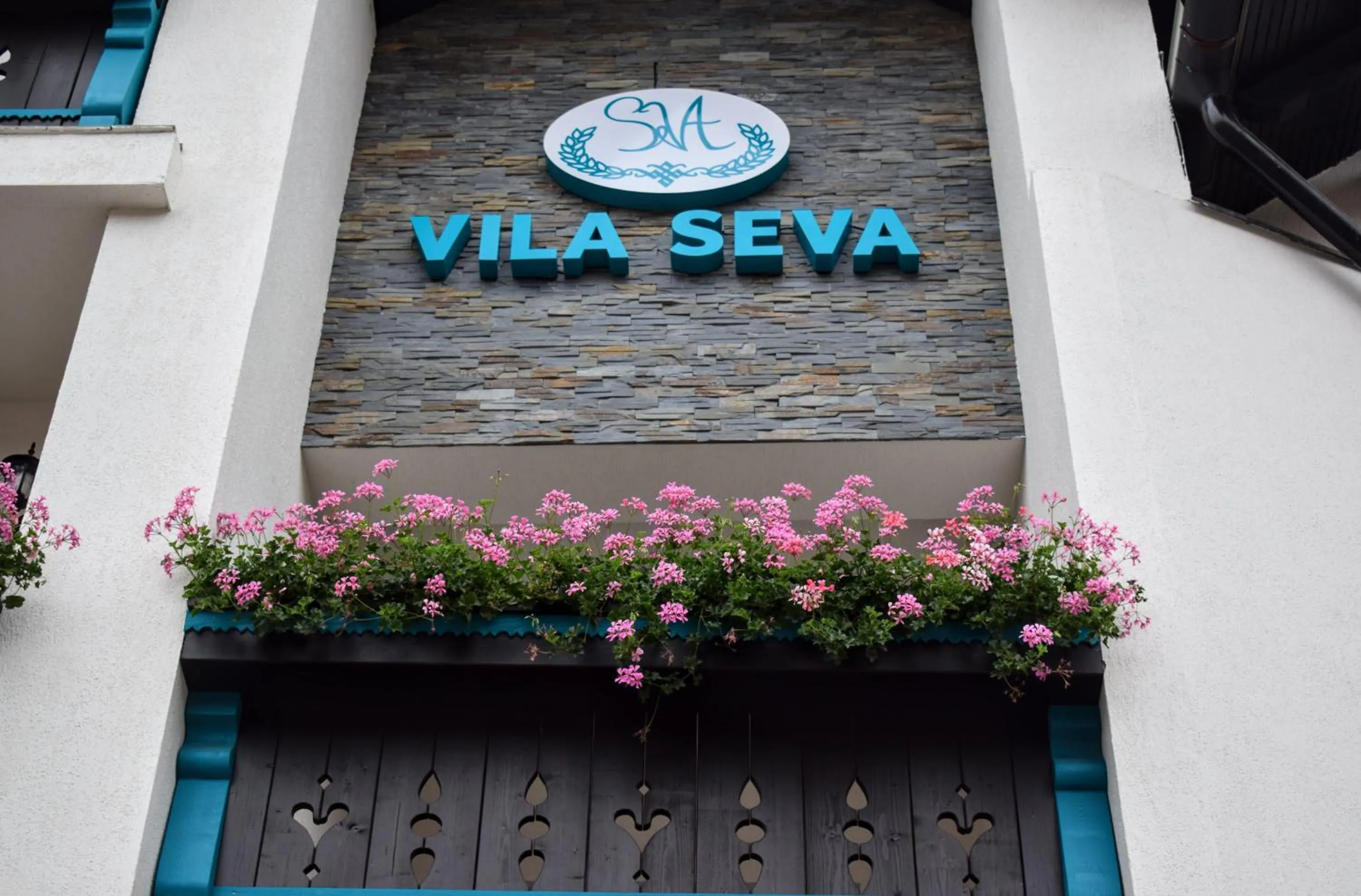 Facade/entrance in Vila Seva