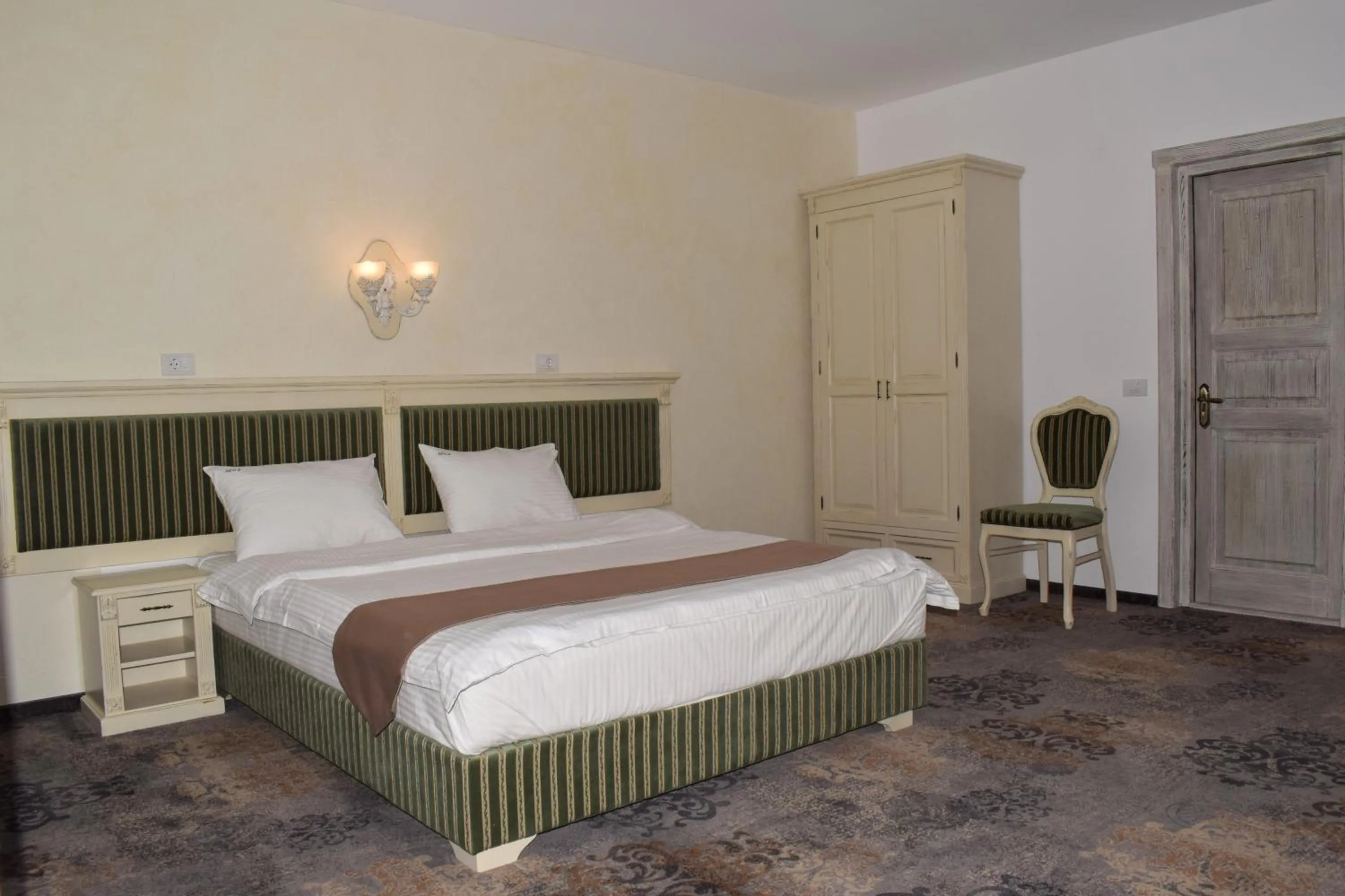 Bathroom, Bed in Vila Seva