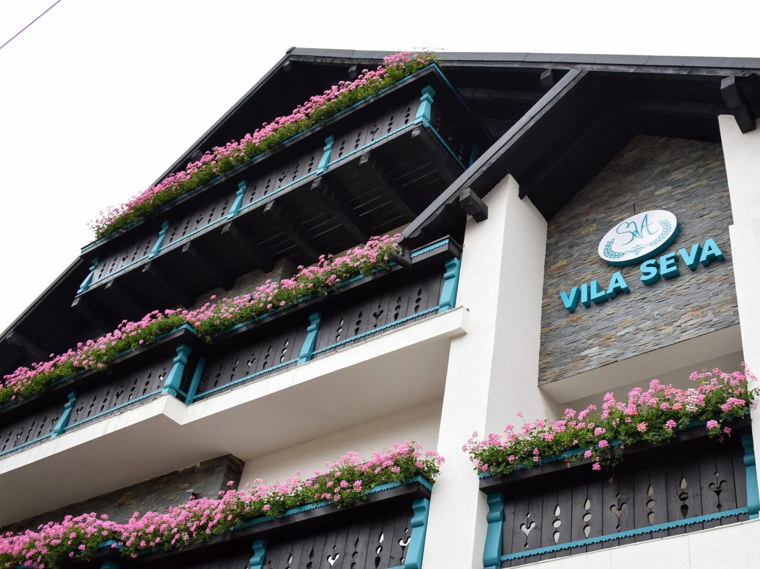 Facade/entrance in Vila Seva