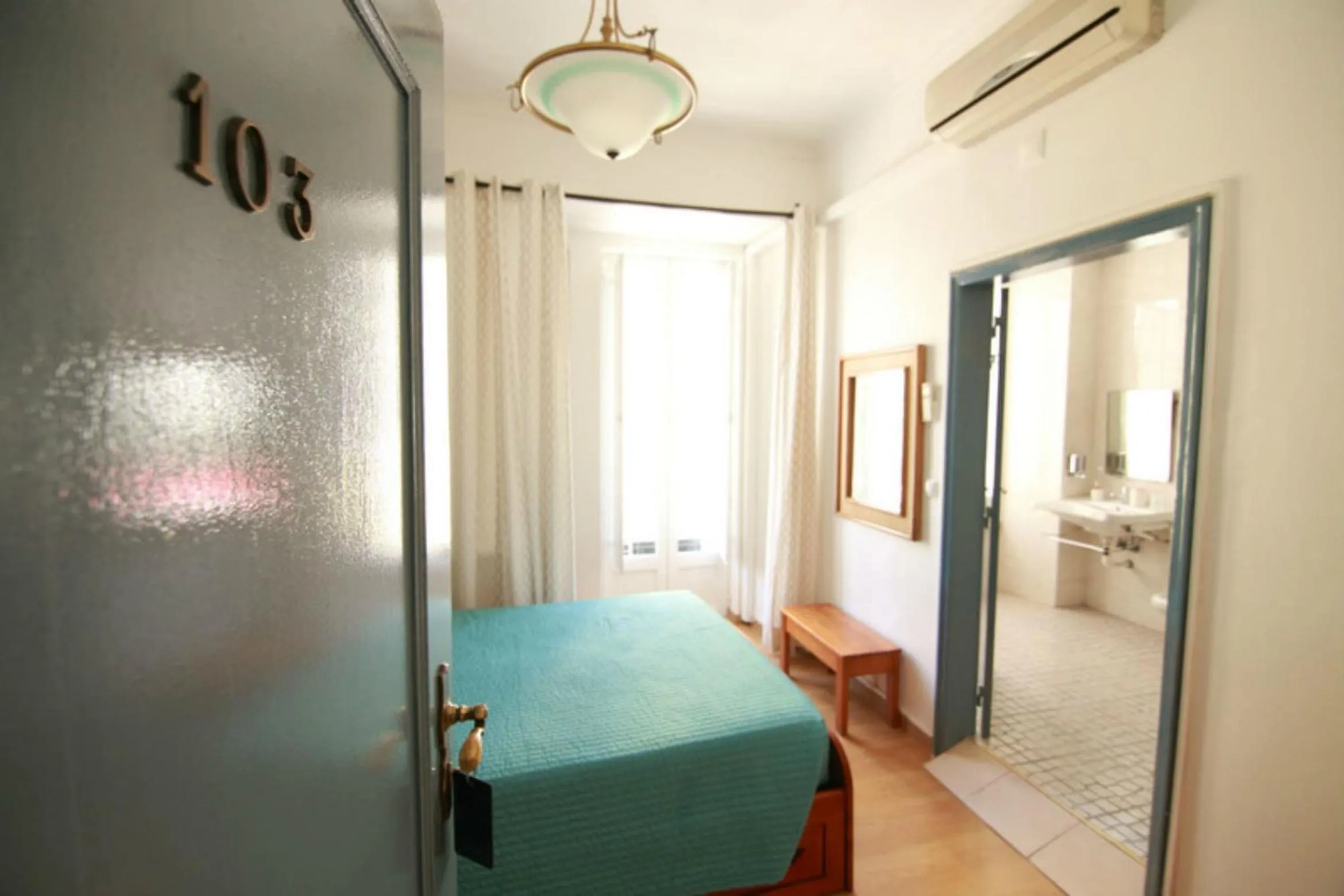 Bedroom, Bed in Residencial Joao XXI