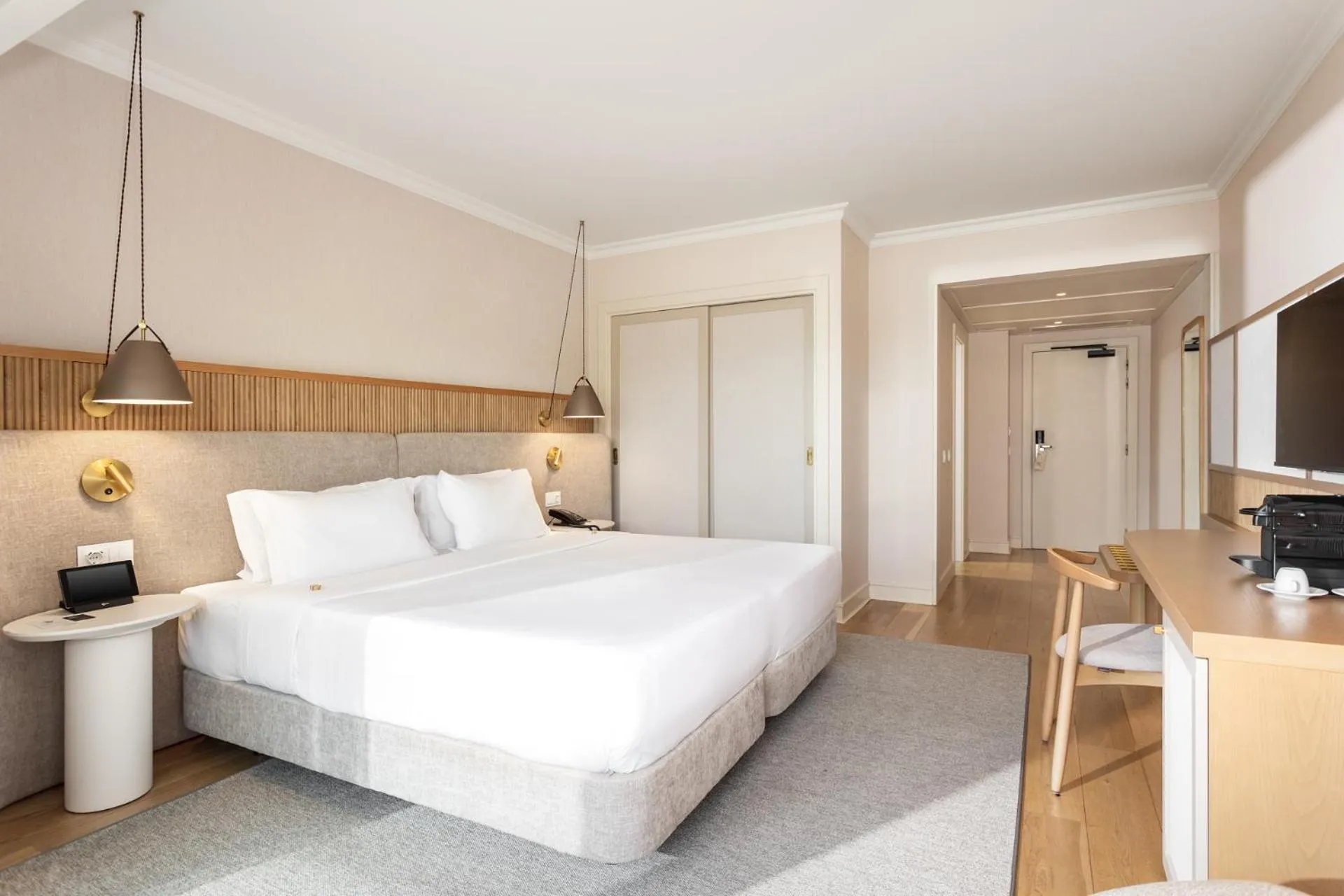 Bed in Grande Real Santa Eulalia Resort & Hotel Spa