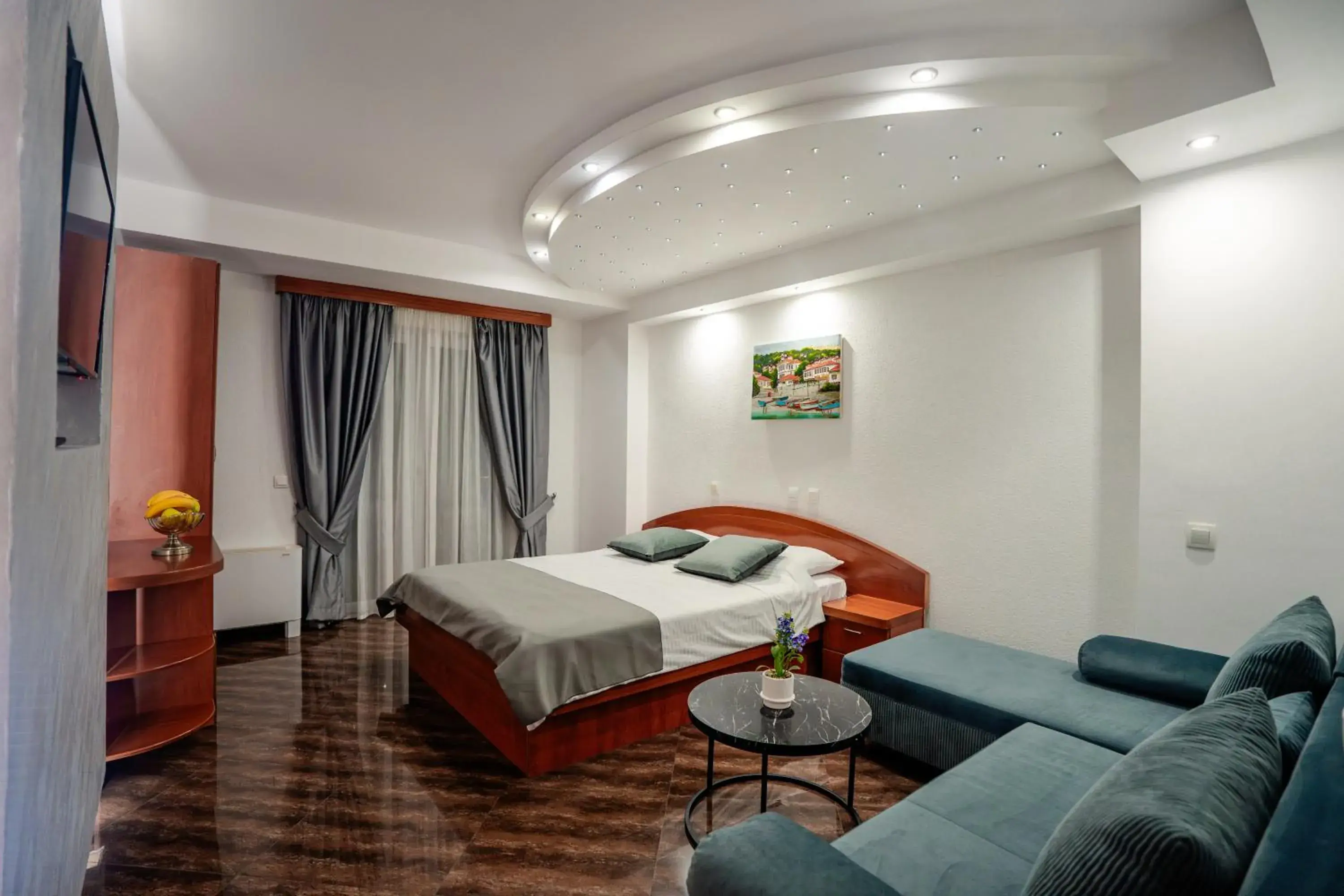 Triple Room with Kitchenette and Balcony in Villa Maki Triple Room with Kitchenette and Balcony in Villa Maki