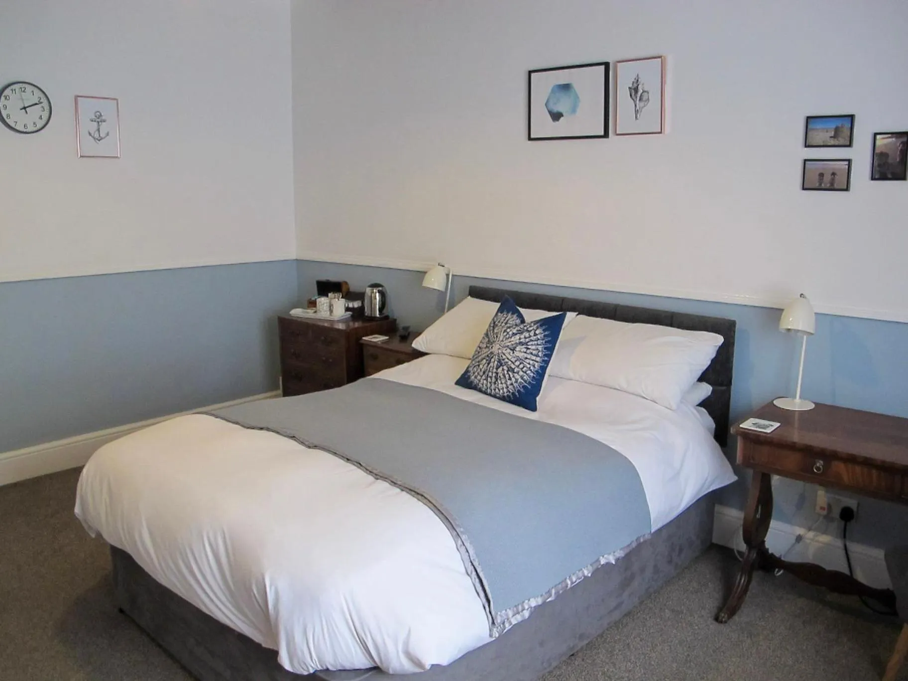 Photo of the whole room in Stone's Throw Guest House