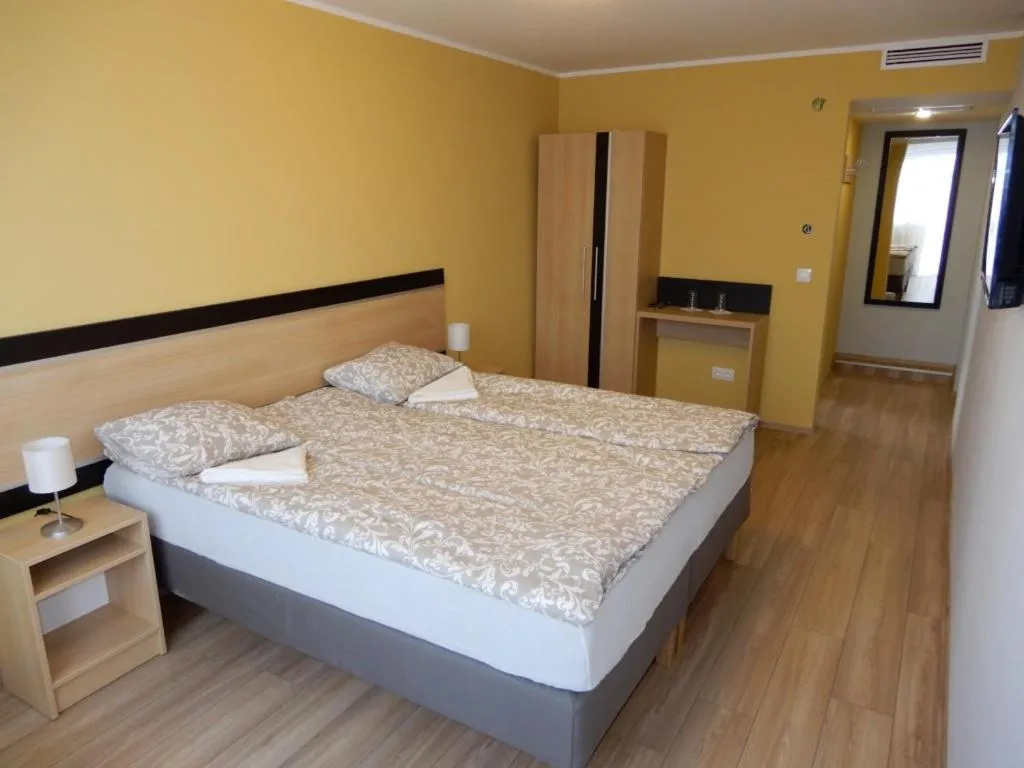 Bed in Rómahegy Rendezvényház