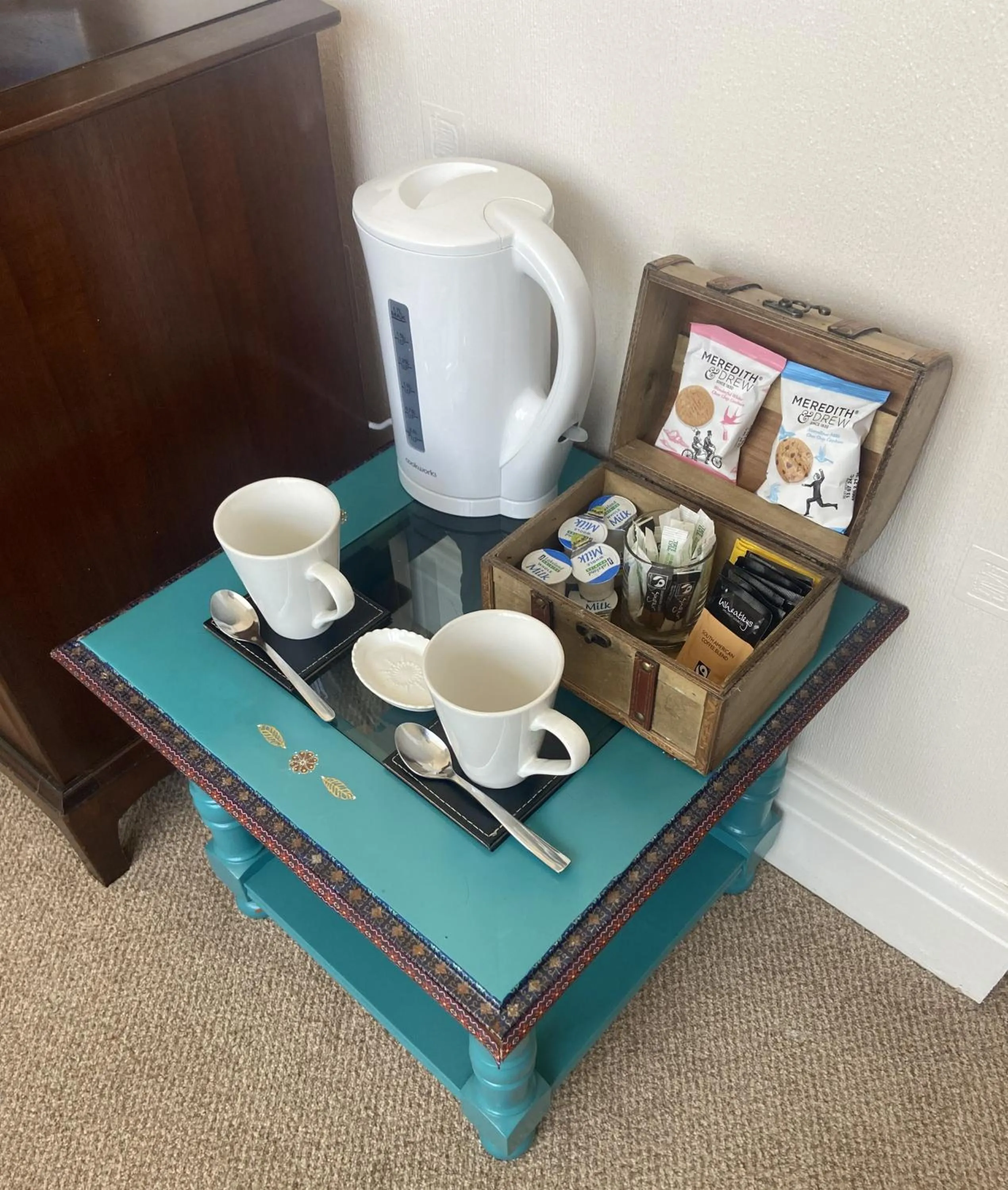 Coffee/tea facilities in Seren Villa